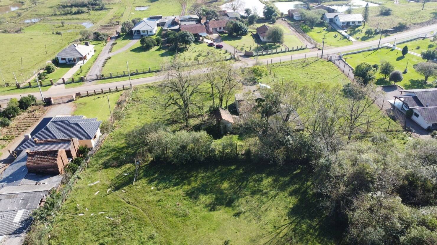 Chácara à venda com 2 quartos, 20000m² - Foto 3