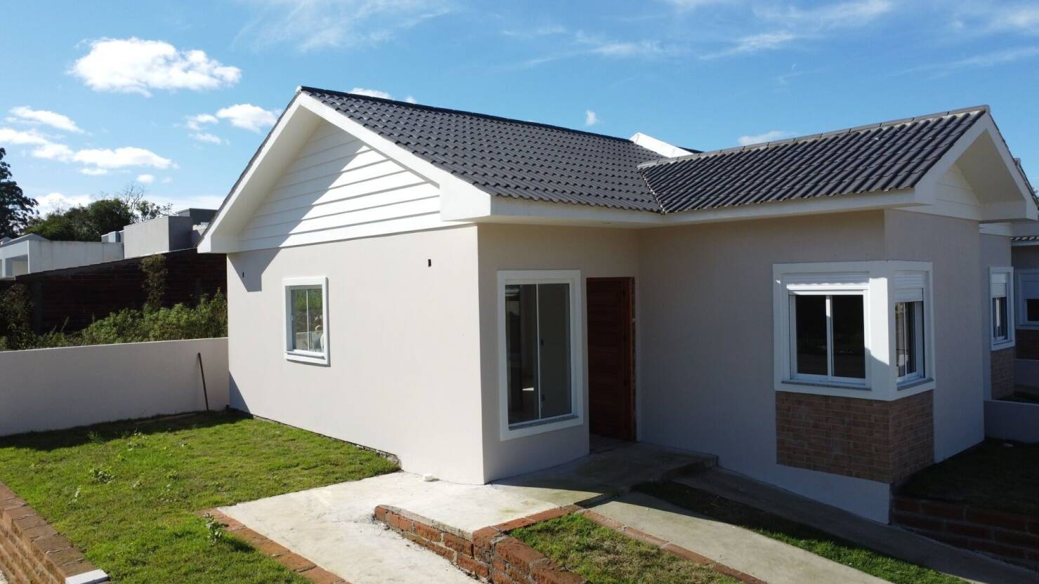 Casa à venda com 2 quartos, 51m² - Foto 2