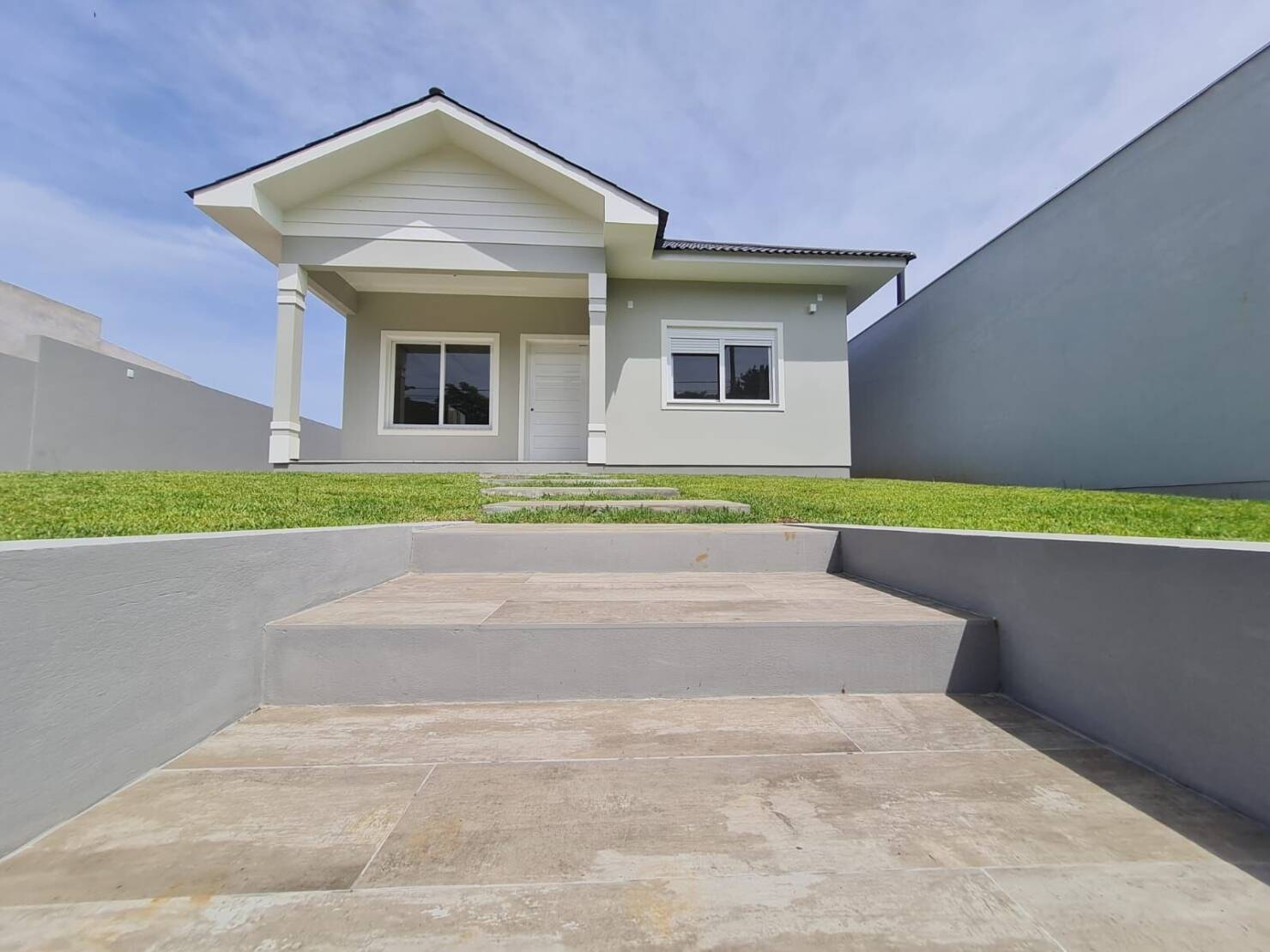 Casa à venda com 3 quartos, 145m² - Foto 1