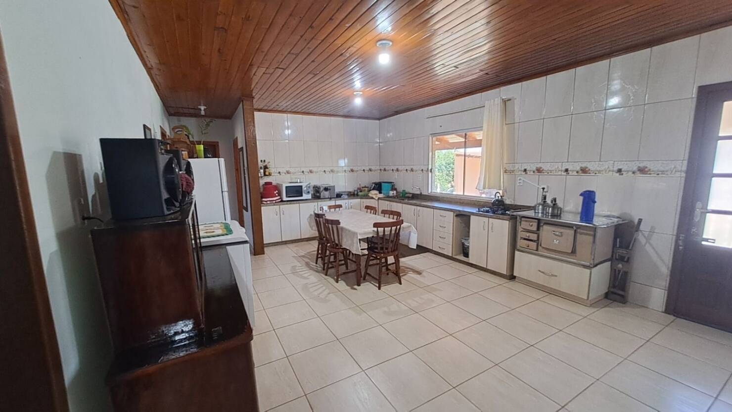 Chácara, 3 quartos, 2190 m² - Foto 9