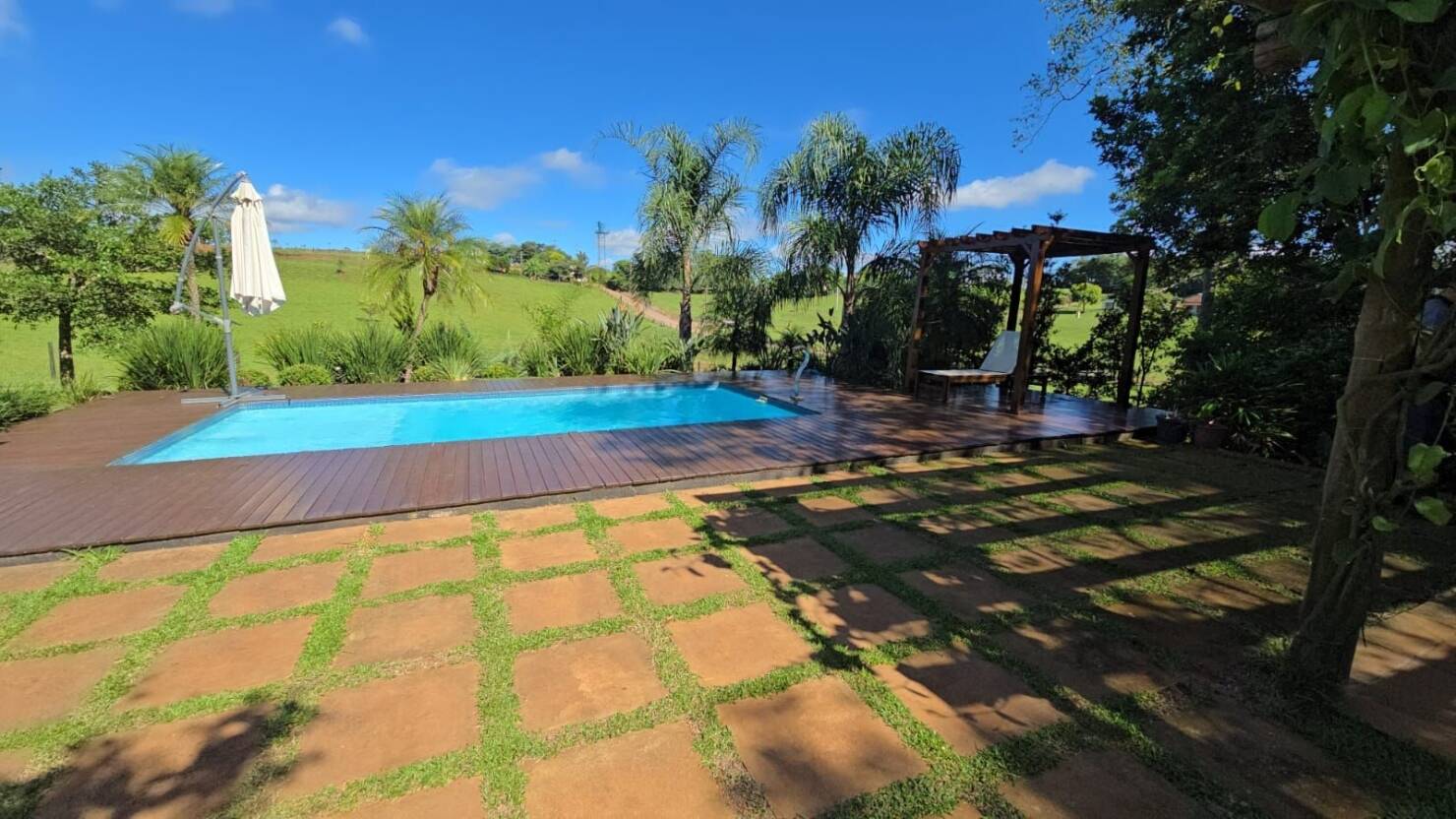 Chácara à venda com 3 quartos, 190m² - Foto 4