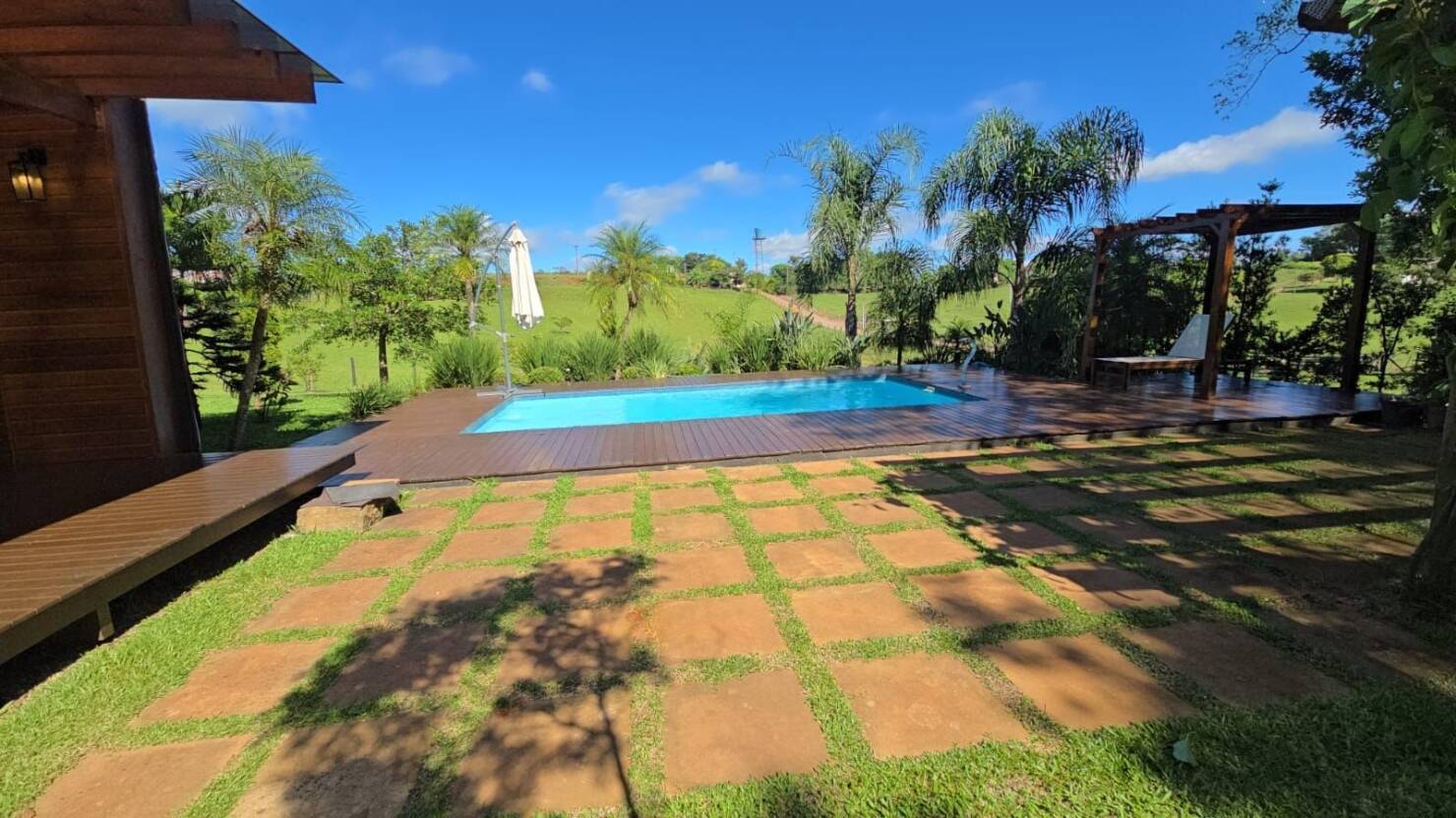 Chácara à venda com 3 quartos, 190m² - Foto 2