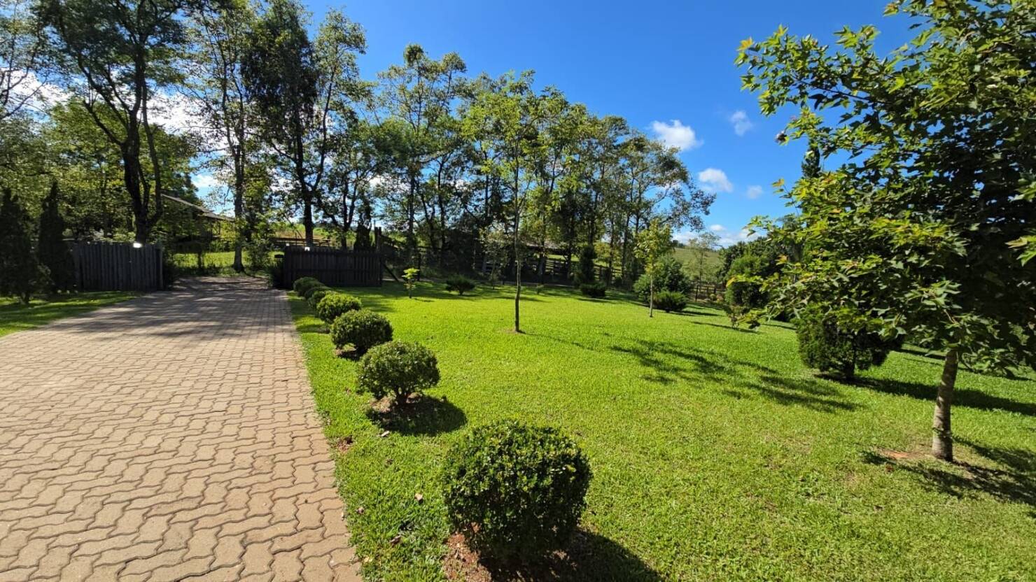 Chácara à venda com 3 quartos, 190m² - Foto 37