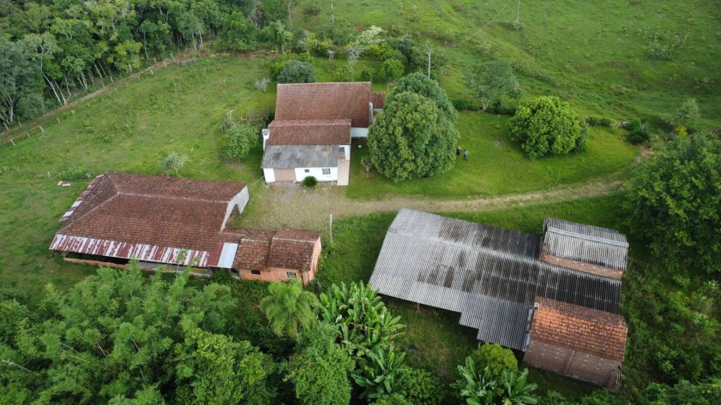 Sítio à venda com 4 quartos, 150m² - Foto 3