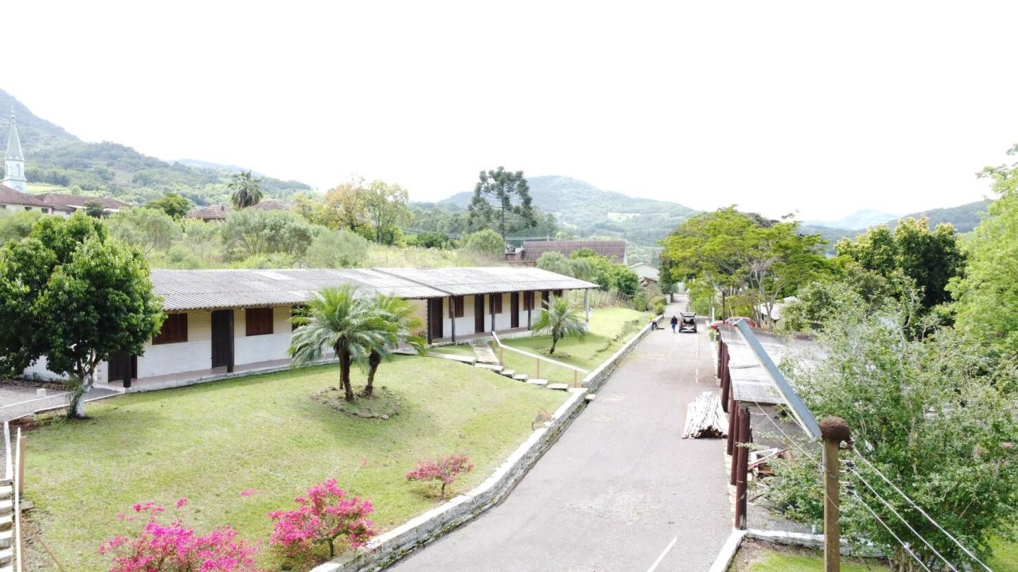 Chácara à venda com 3 quartos, 600m² - Foto 3