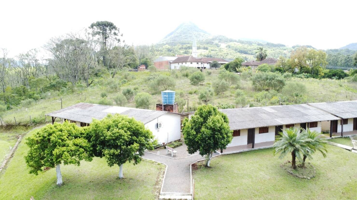 Chácara à venda com 3 quartos, 600m² - Foto 4