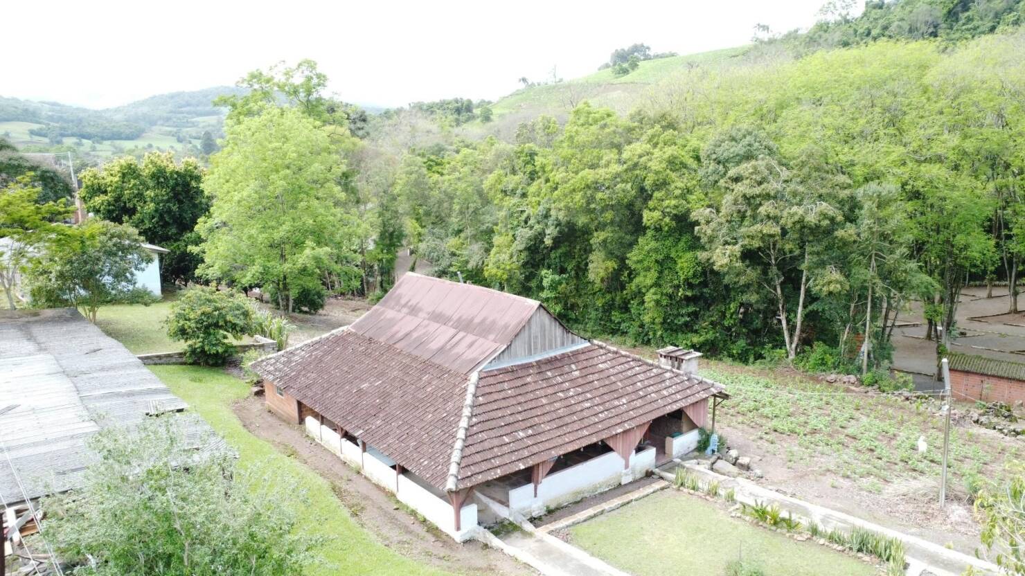 Chácara à venda com 3 quartos, 600m² - Foto 6