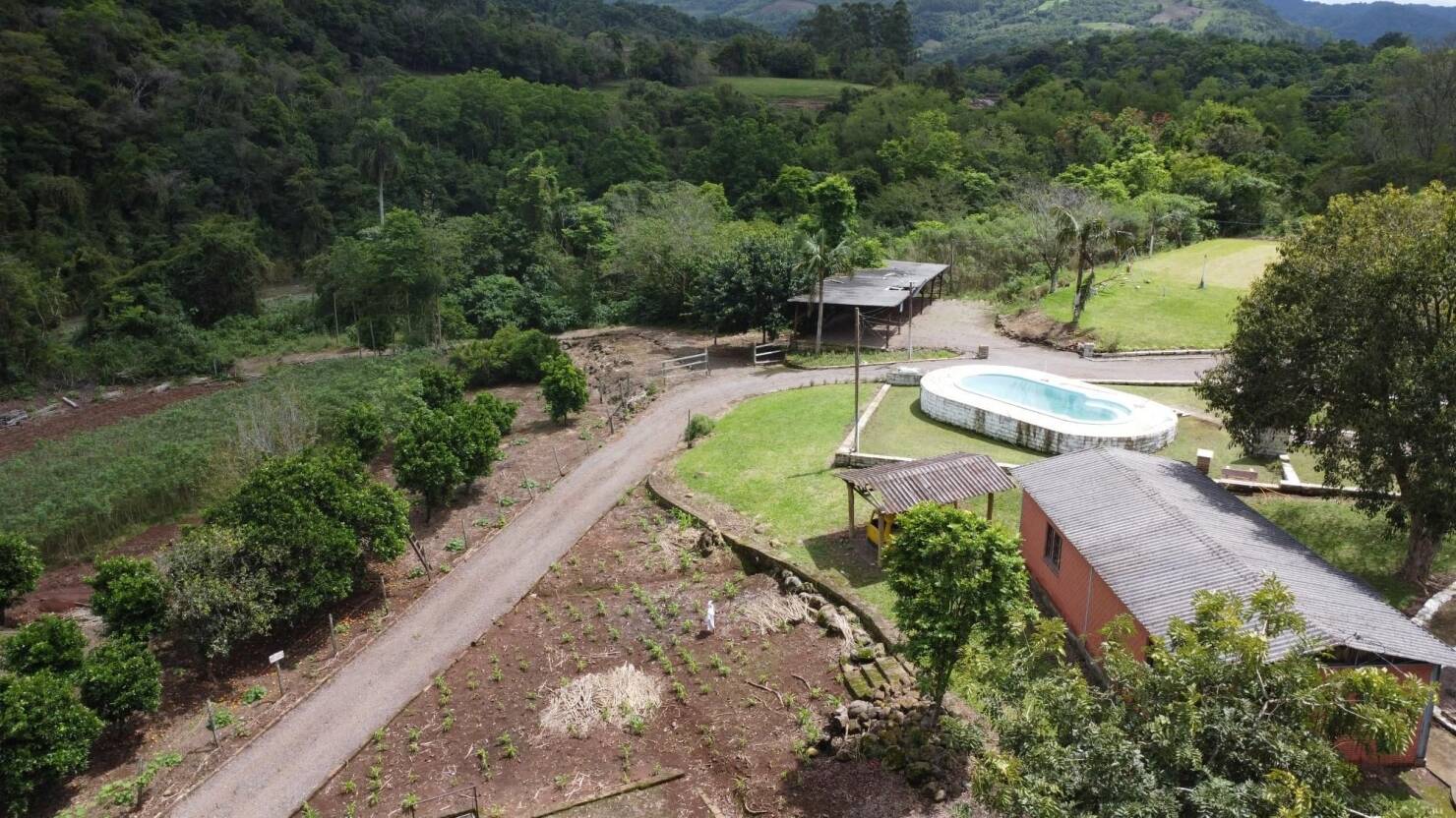 Chácara à venda com 3 quartos, 600m² - Foto 10