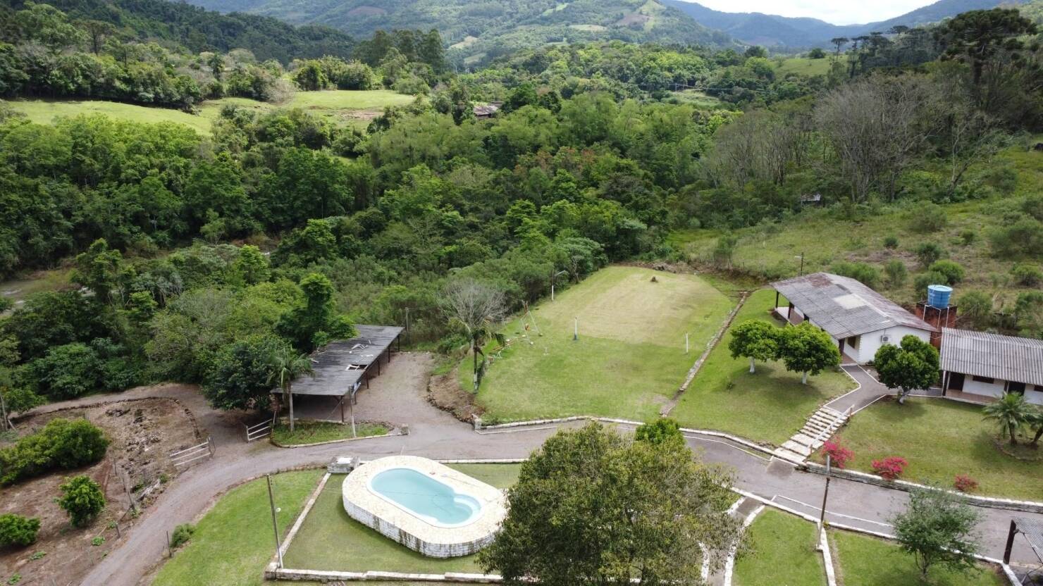 Chácara à venda com 3 quartos, 600m² - Foto 2