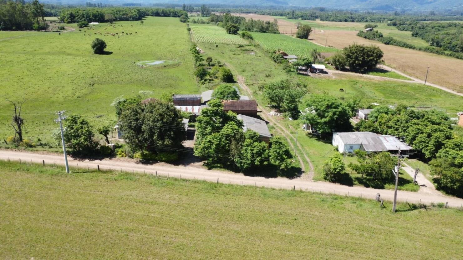 Fazenda à venda com 2 quartos, 68000m² - Foto 18