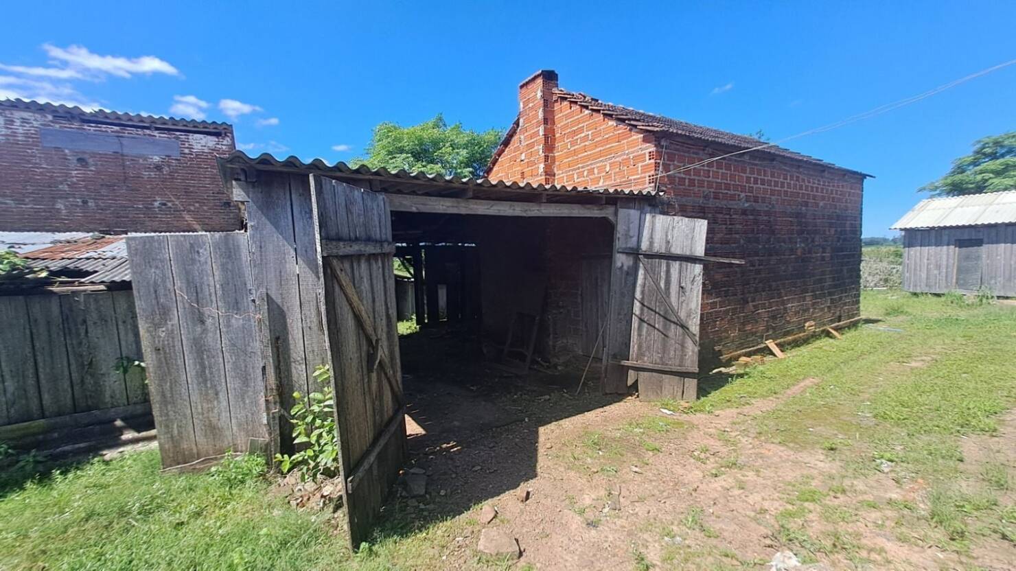 Fazenda à venda com 2 quartos, 68000m² - Foto 1