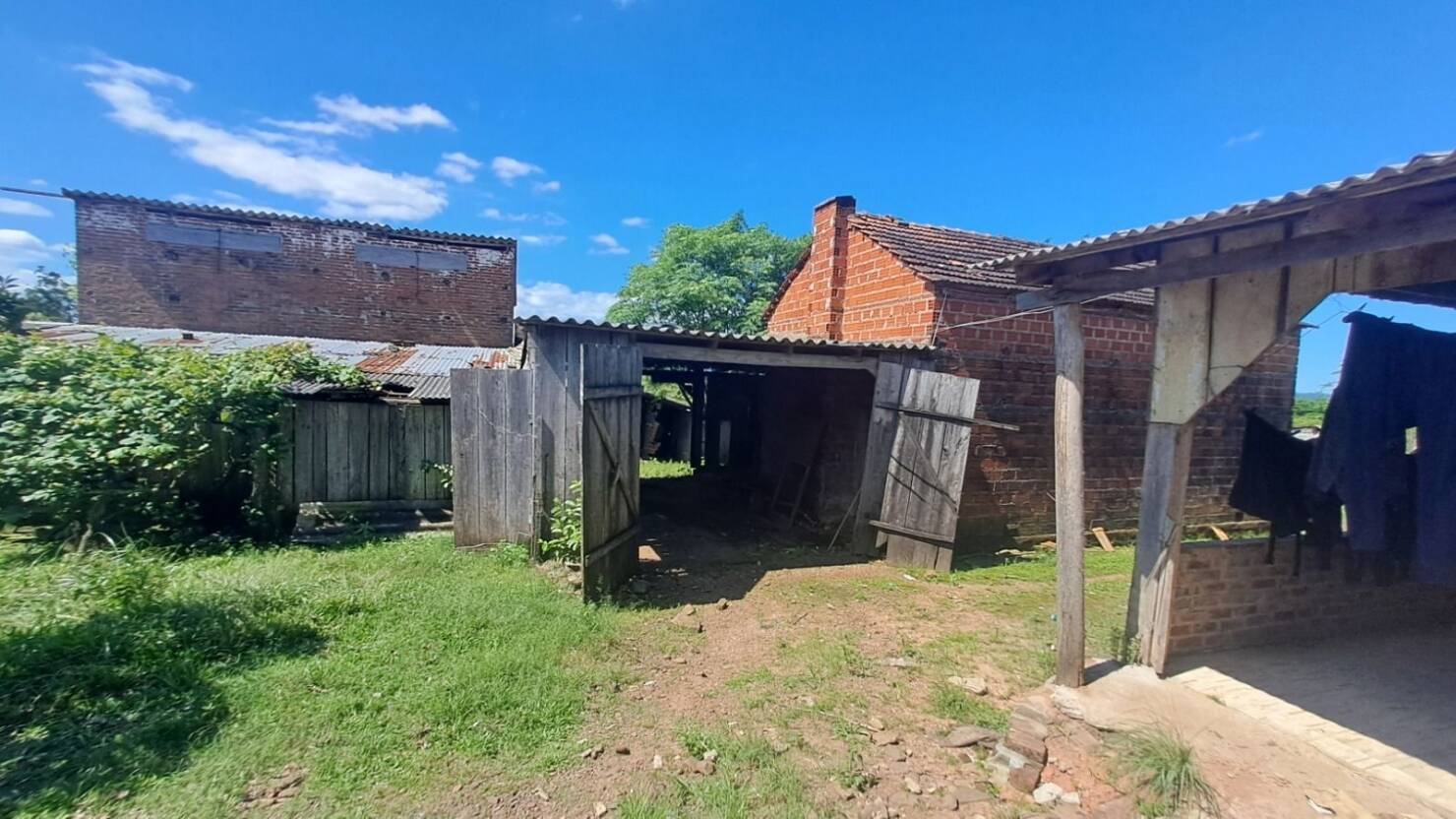 Fazenda à venda com 2 quartos, 68000m² - Foto 32