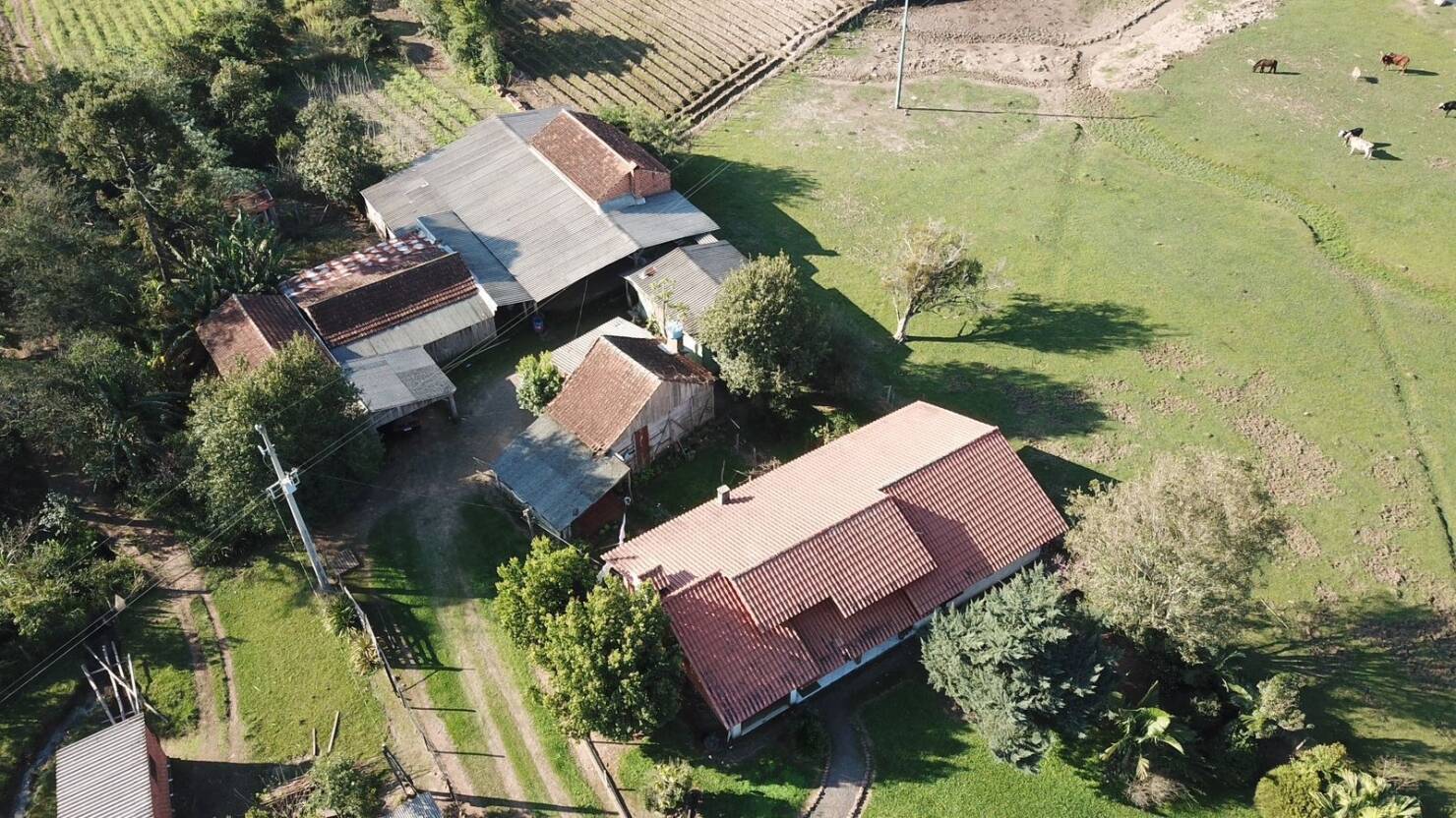 Sítio à venda com 3 quartos, 50000m² - Foto 1