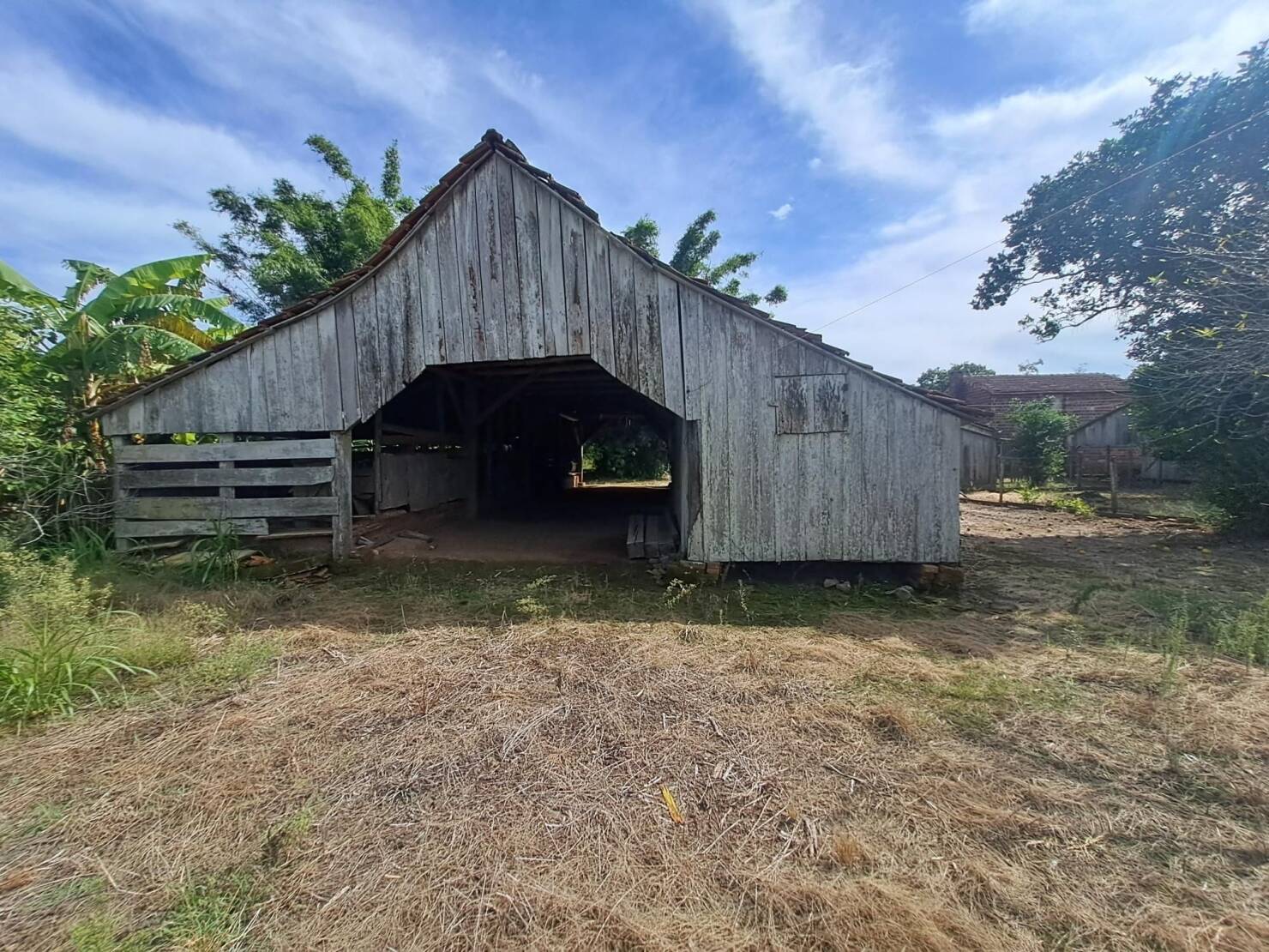 Fazenda à venda com 3 quartos, 240m² - Foto 18
