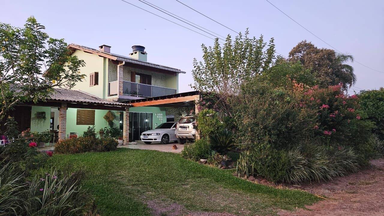 Fazenda à venda com 3 quartos, 250m² - Foto 2
