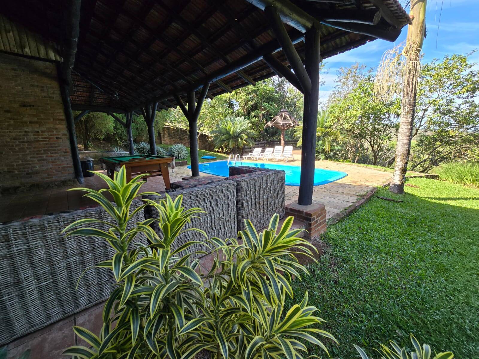 Casa à venda com 3 quartos, 303m² - Foto 11