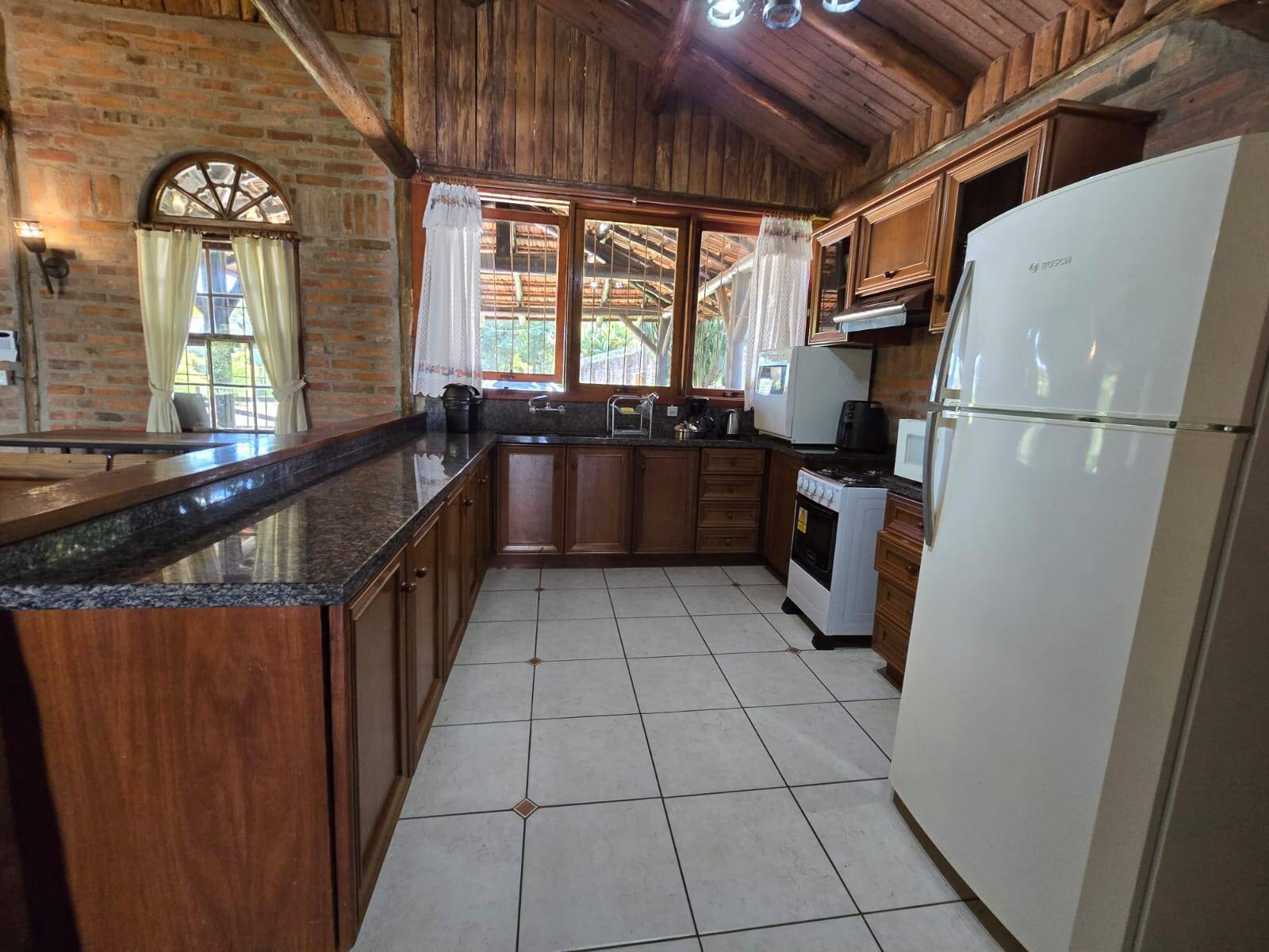 Casa à venda com 3 quartos, 303m² - Foto 22