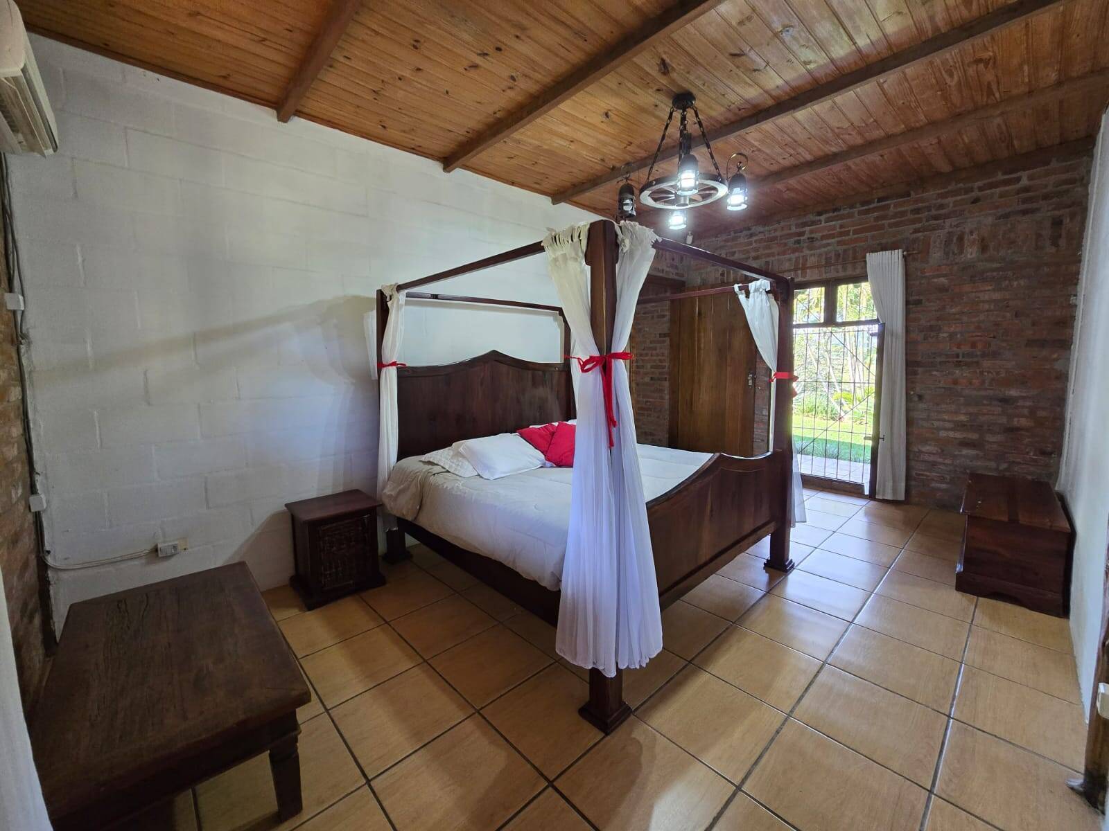 Casa à venda com 3 quartos, 303m² - Foto 35