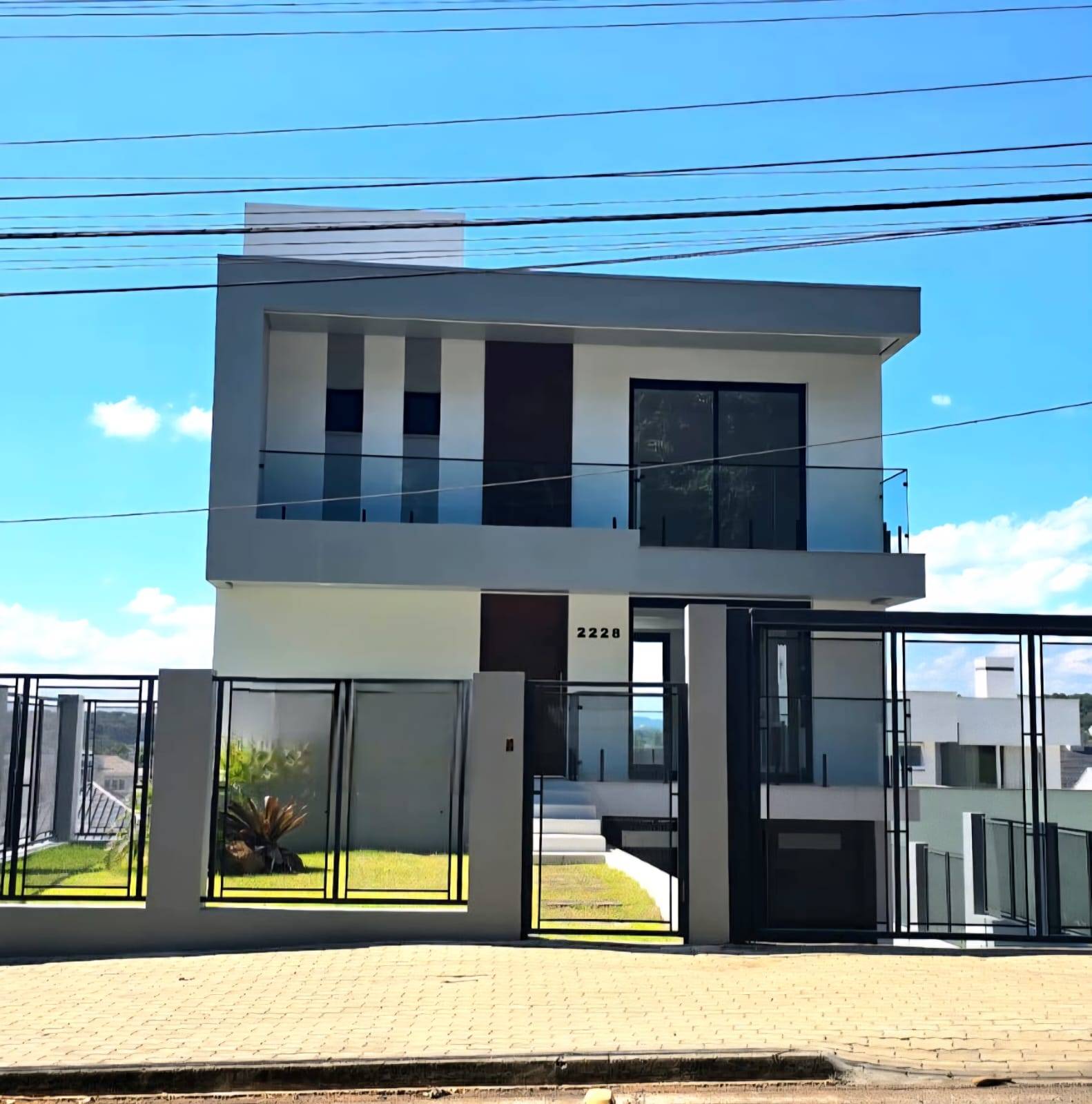 Casa, 3 quartos, 235 m² - Foto 1