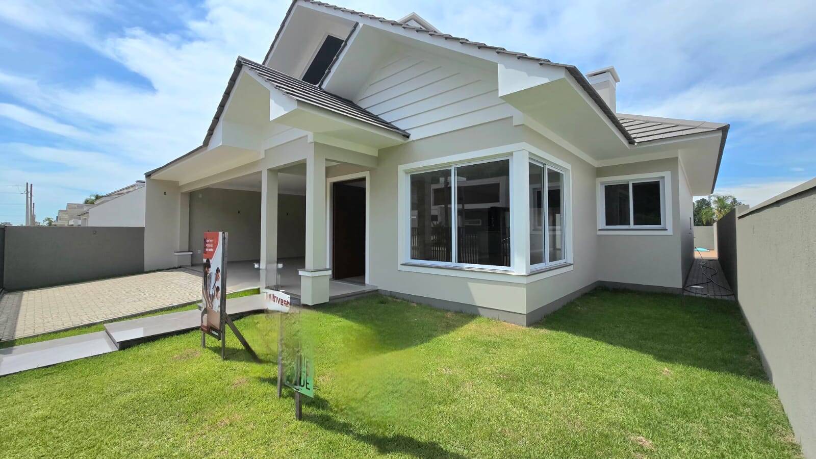 Casa, 3 quartos, 214 m² - Foto 1