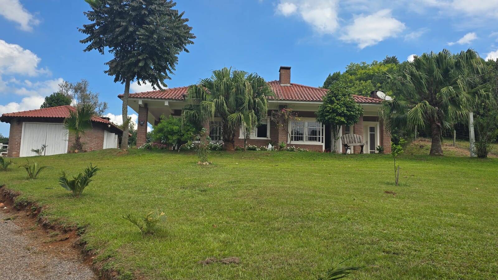 Sítio, 3 quartos, 172 m² - Foto 1