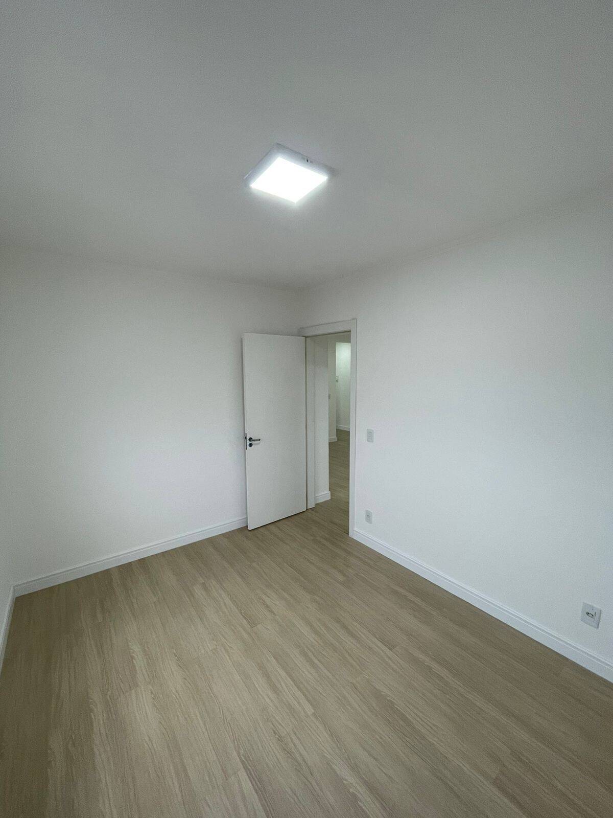 Apartamento à venda com 2 quartos, 68m² - Foto 20