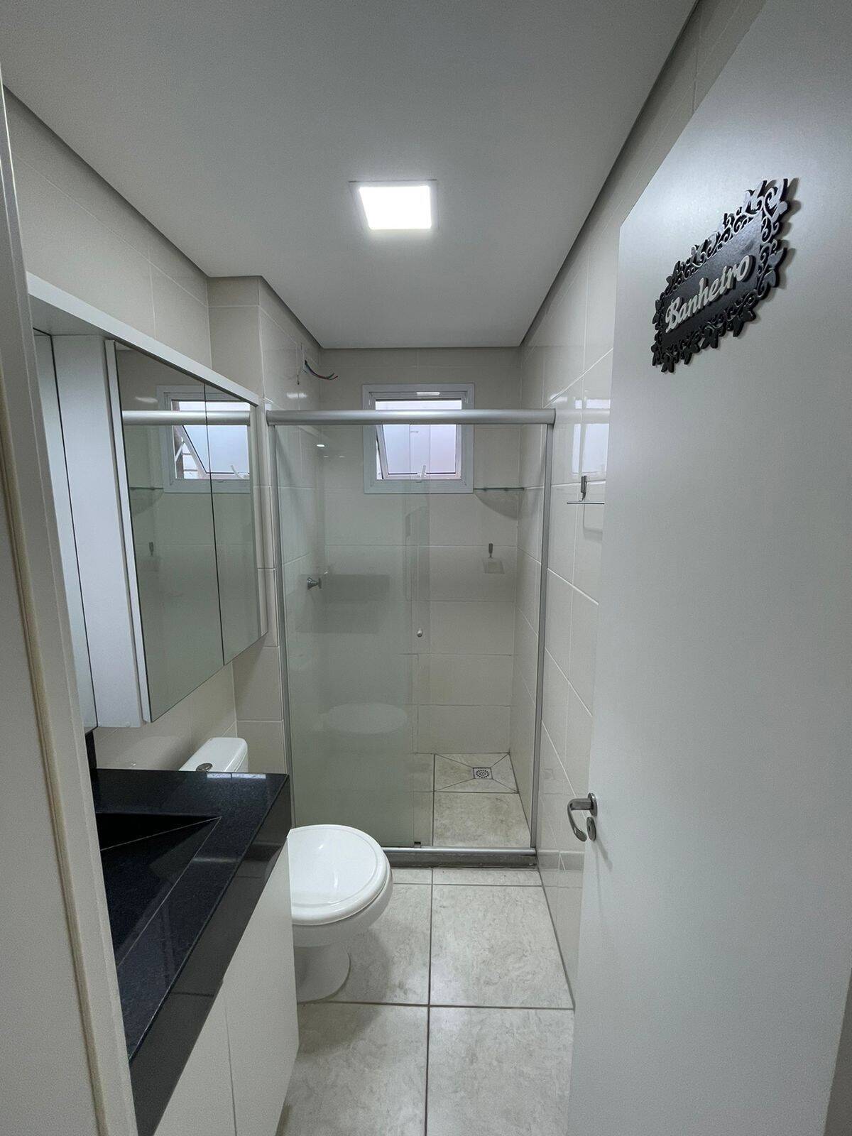 Apartamento à venda com 2 quartos, 68m² - Foto 2