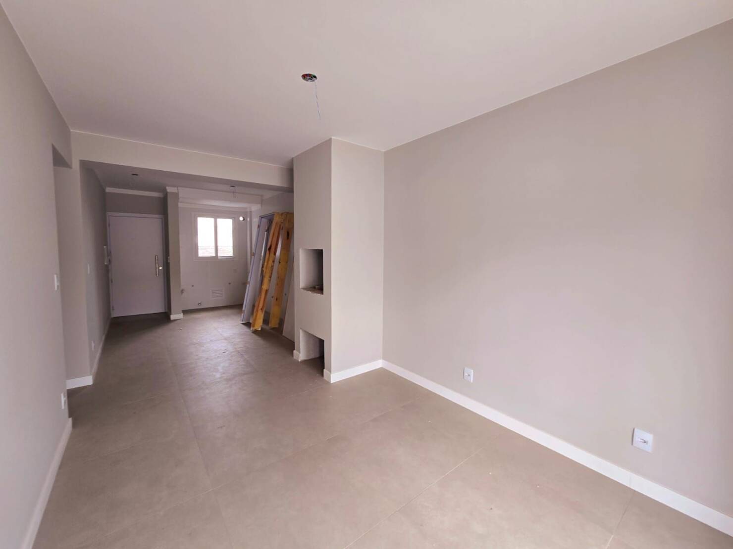 Apartamento à venda com 2 quartos, 61m² - Foto 4