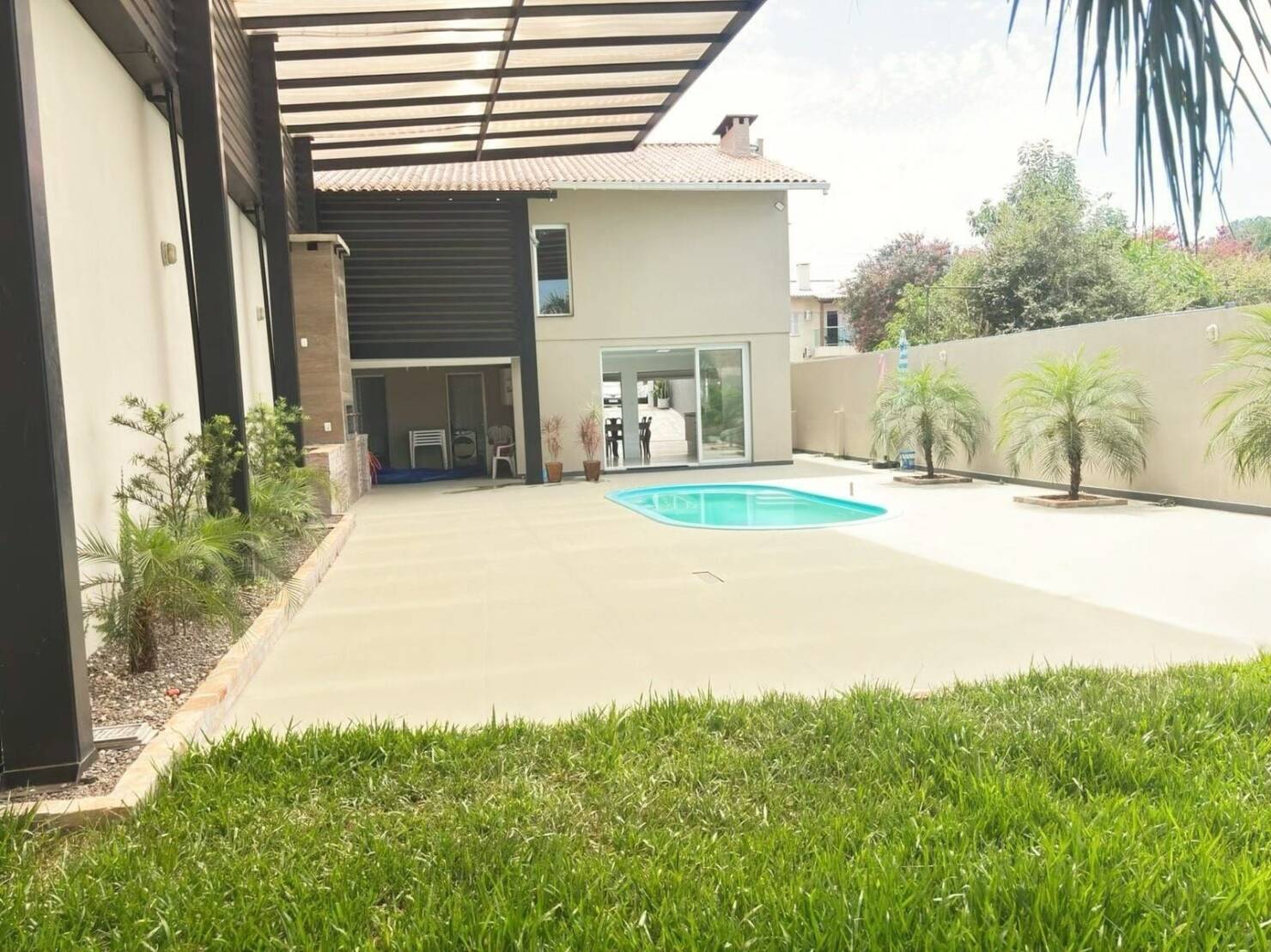 Casa à venda com 3 quartos, 222m² - Foto 4