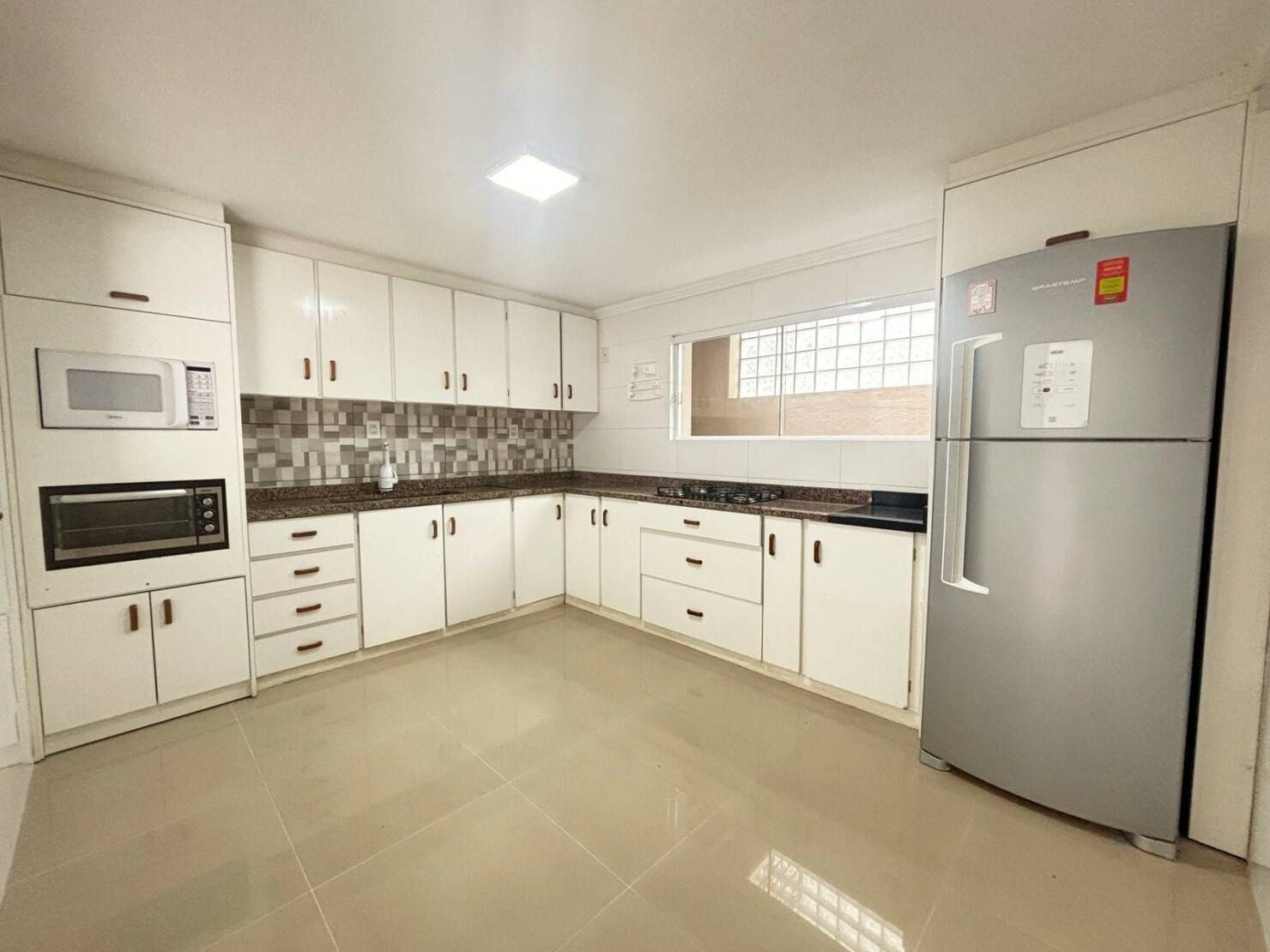 Casa à venda com 3 quartos, 222m² - Foto 12