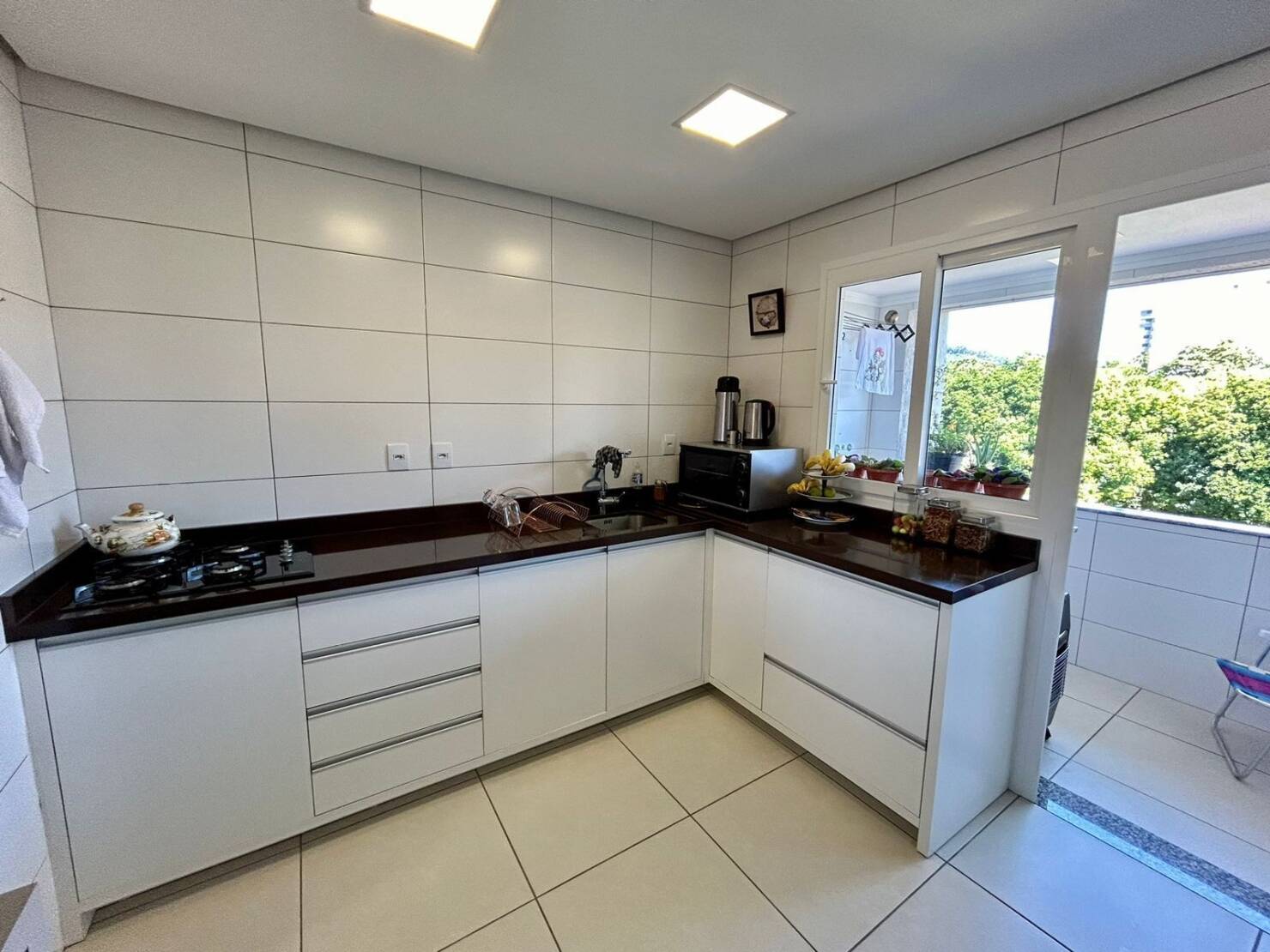 Apartamento à venda com 3 quartos, 90m² - Foto 2