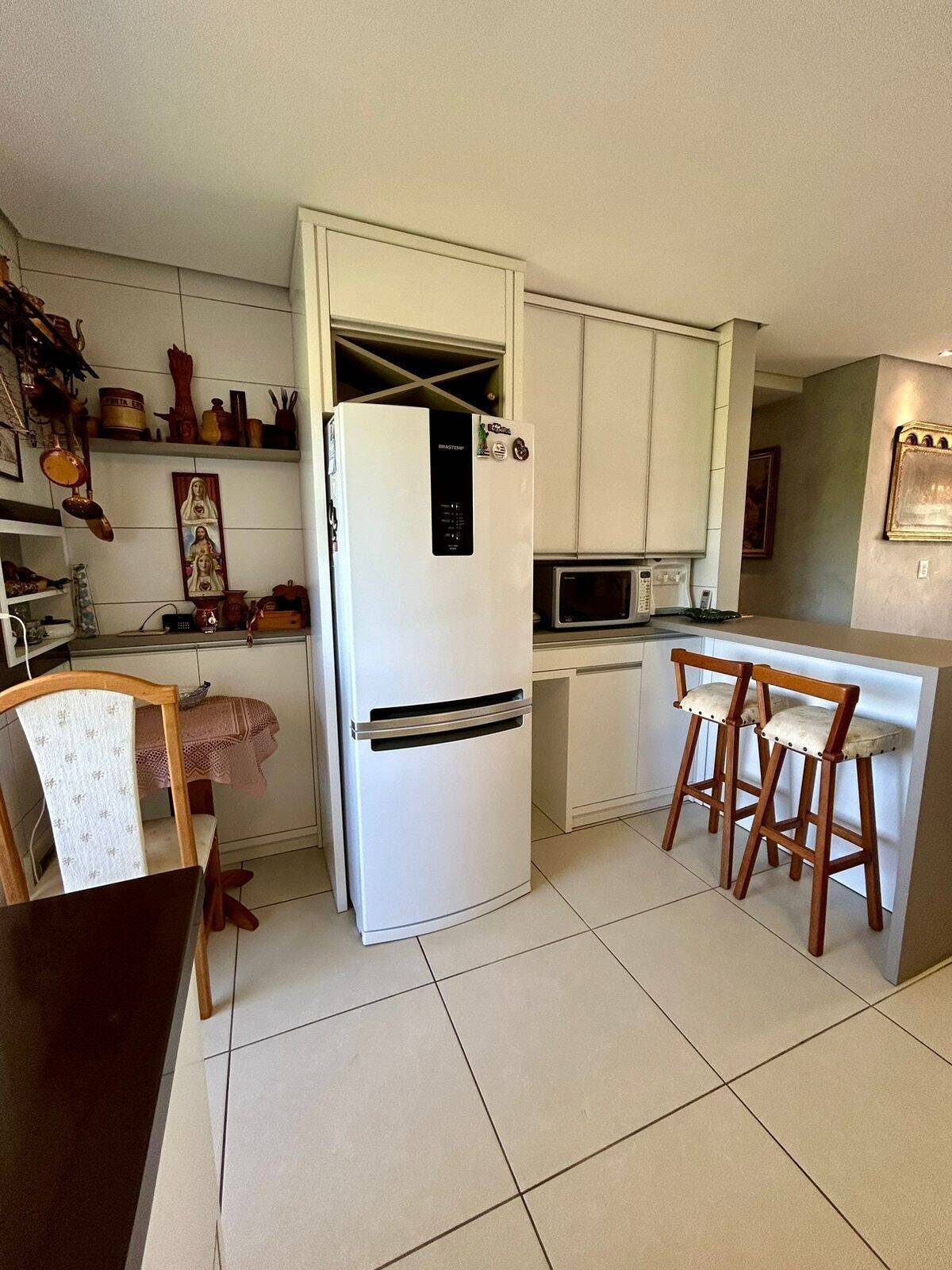 Apartamento à venda com 3 quartos, 90m² - Foto 3