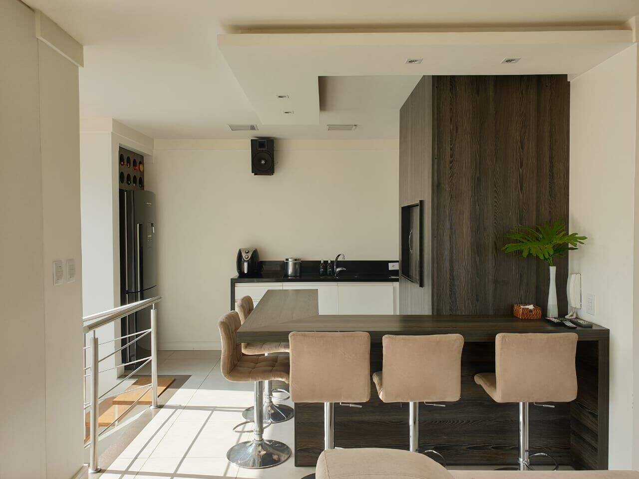 Apartamento à venda com 3 quartos, 203m² - Foto 9