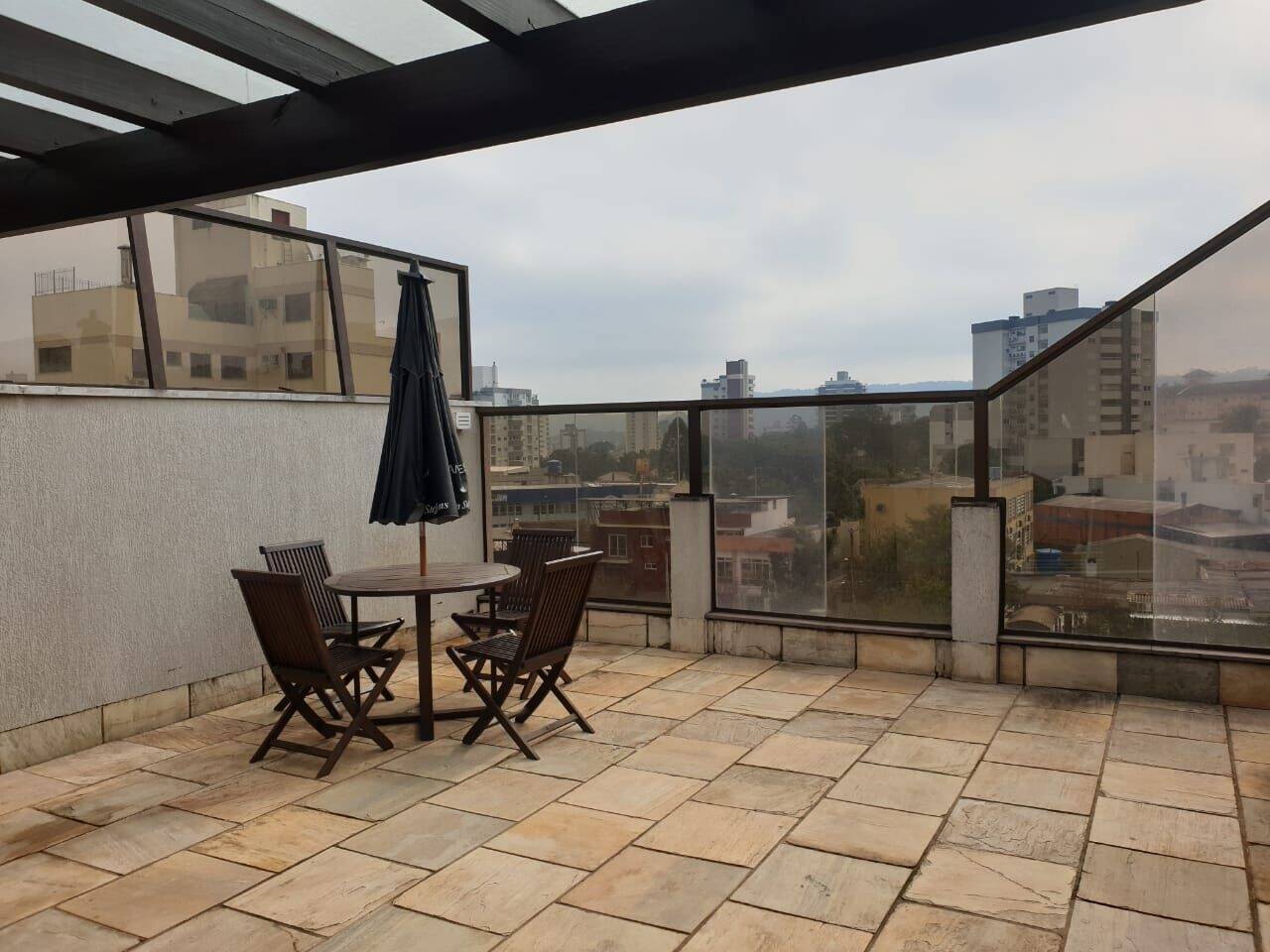 Apartamento à venda com 3 quartos, 203m² - Foto 2