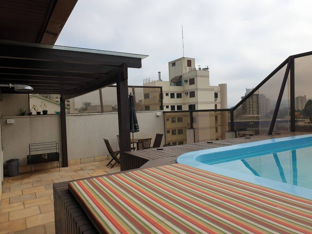 Apartamento à venda com 3 quartos, 203m² - Foto 3