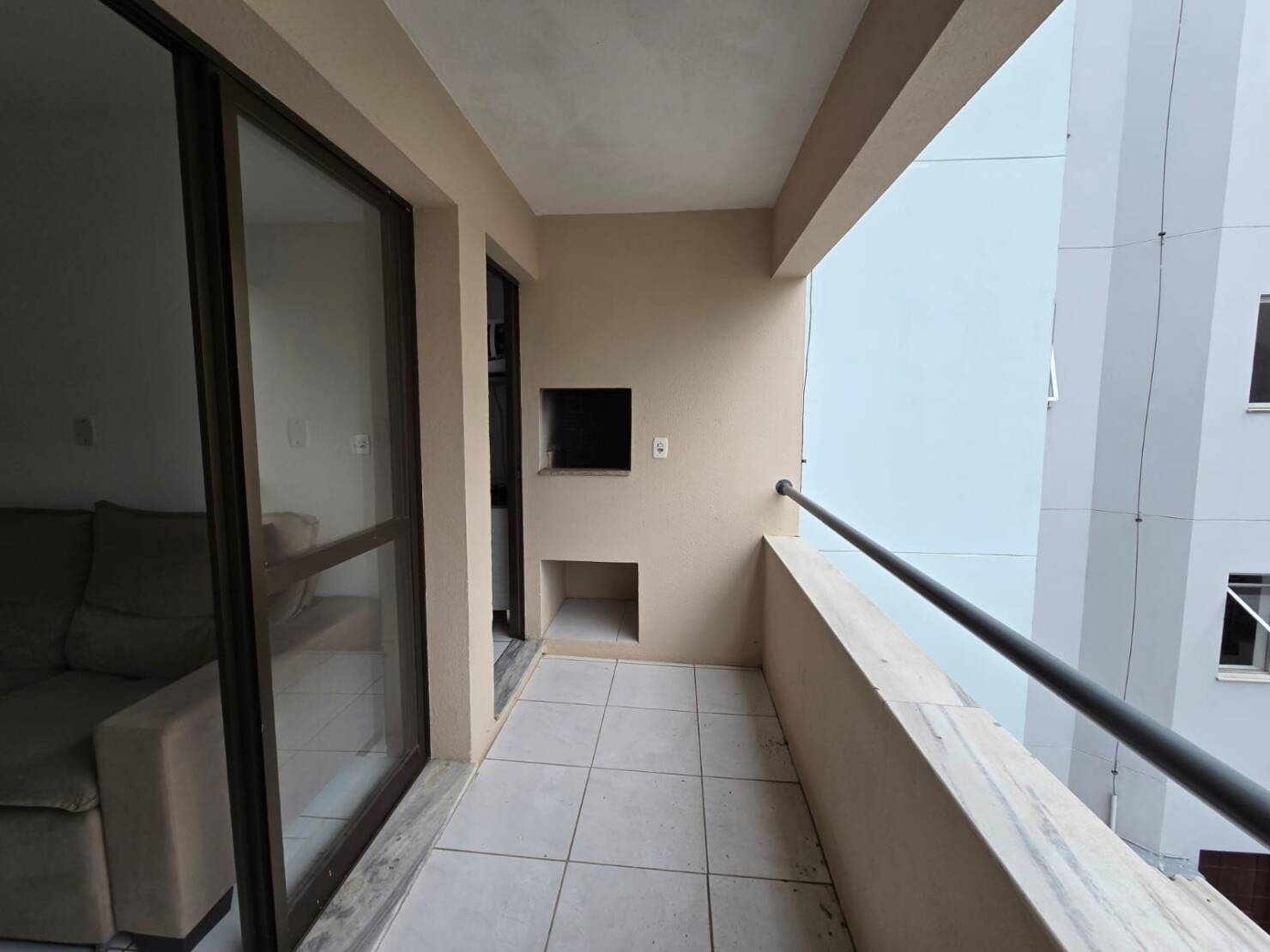 Apartamento à venda com 2 quartos, 61m² - Foto 1