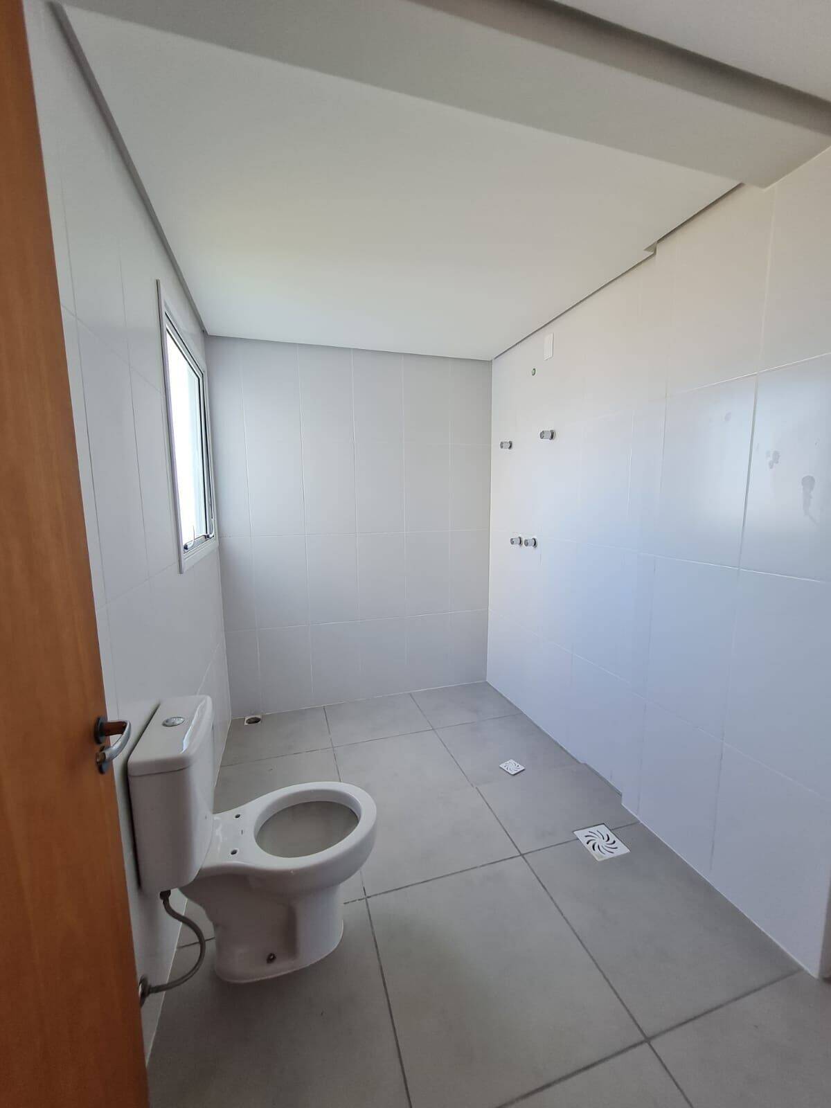 Apartamento à venda com 3 quartos, 121m² - Foto 2