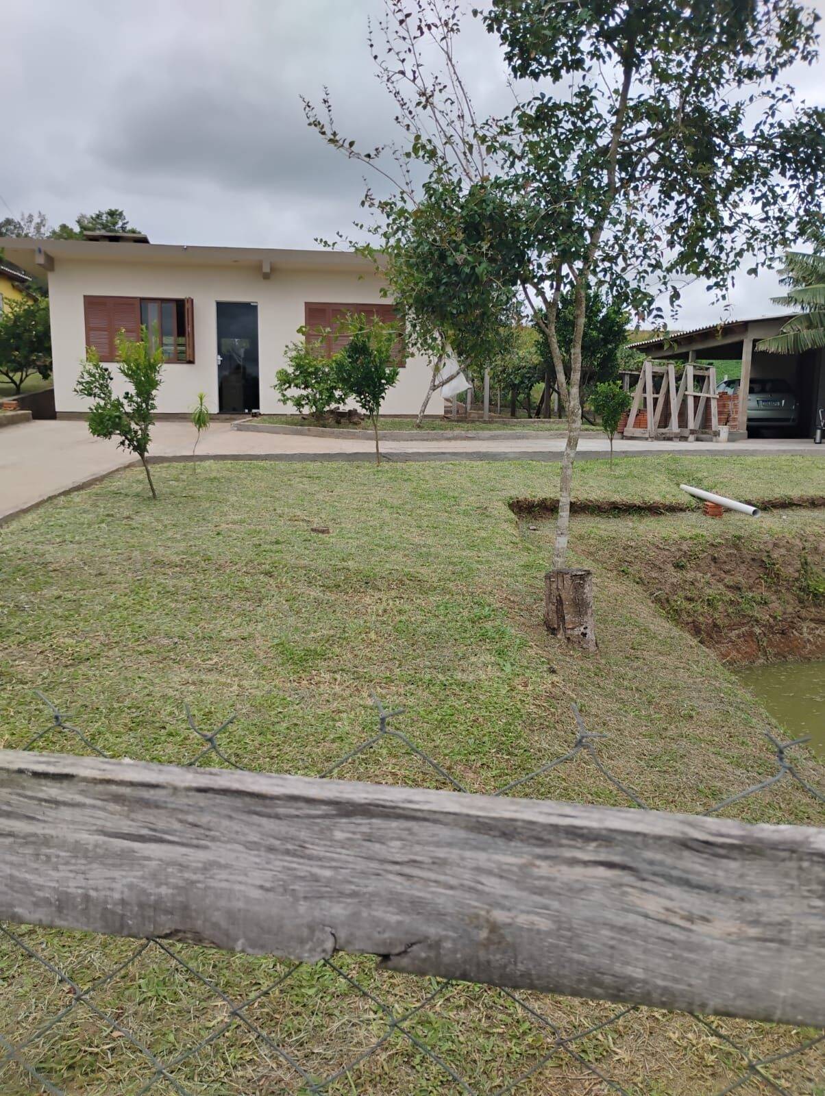Chácara à venda com 2 quartos, 100m² - Foto 1