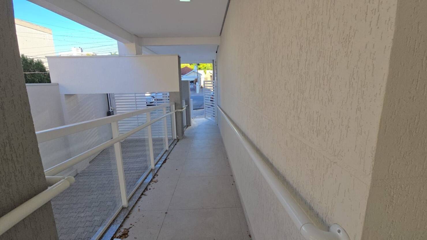 Apartamento à venda com 2 quartos, 69m² - Foto 3