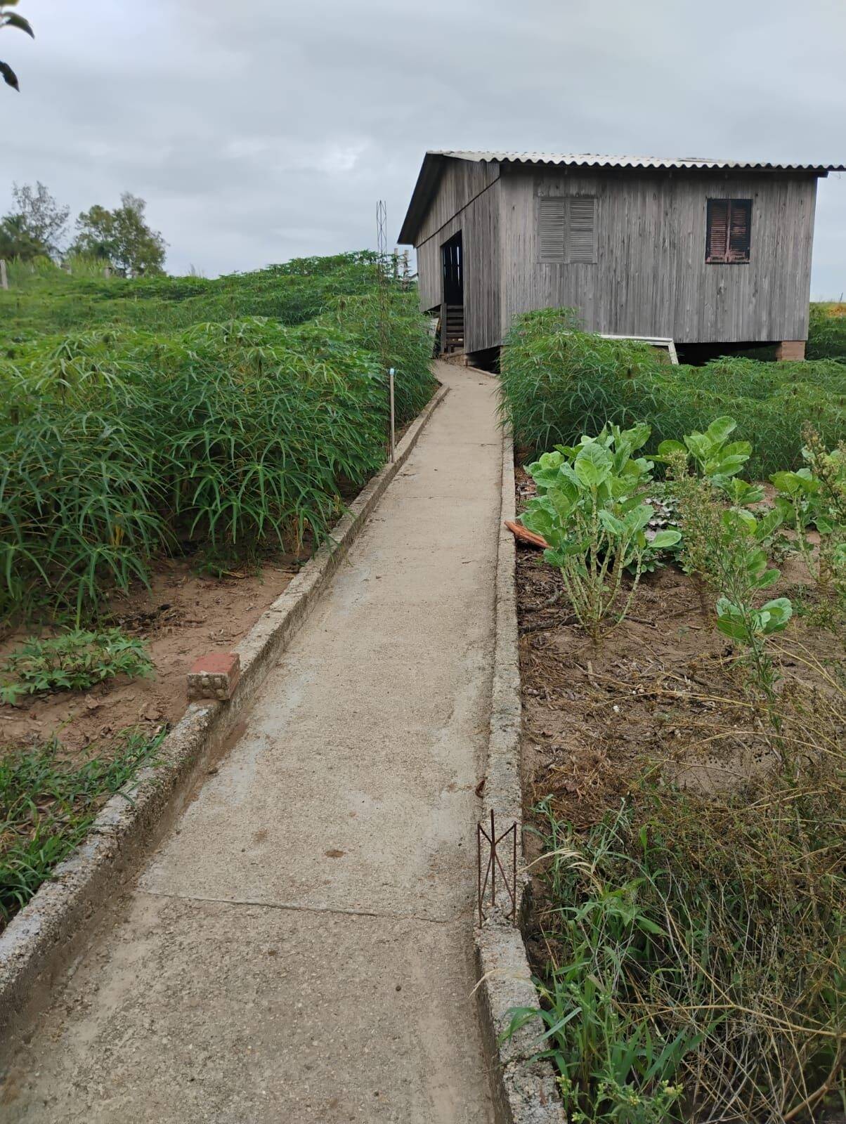 Chácara à venda com 2 quartos, 100m² - Foto 13