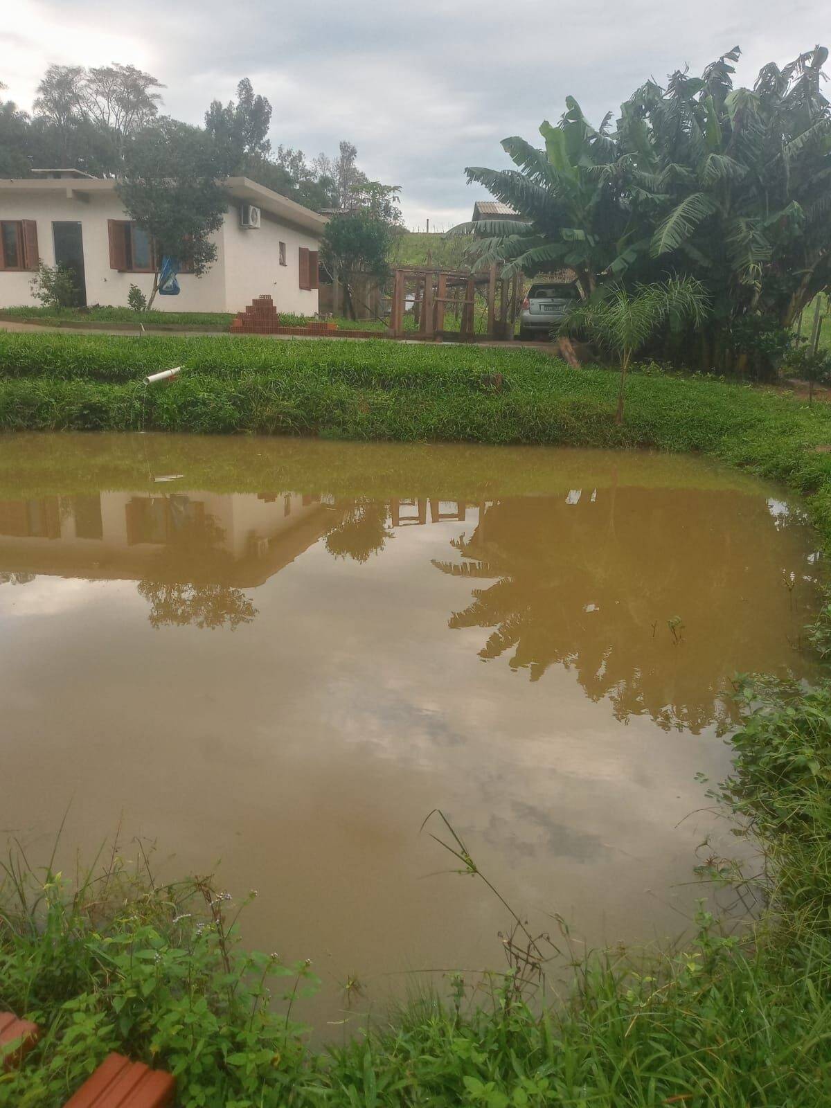 Chácara à venda com 2 quartos, 100m² - Foto 18