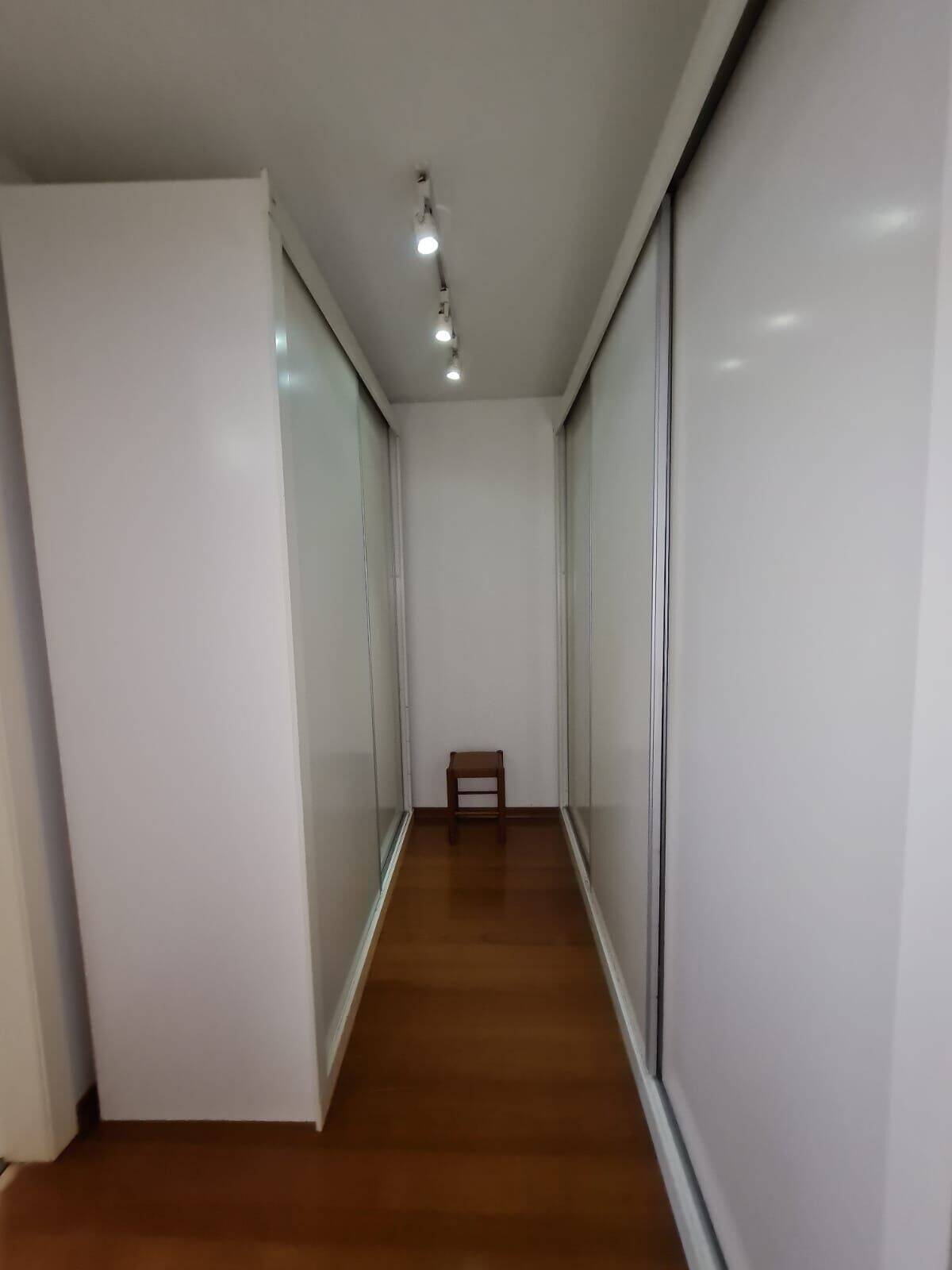 Casa à venda com 4 quartos, 346m² - Foto 30
