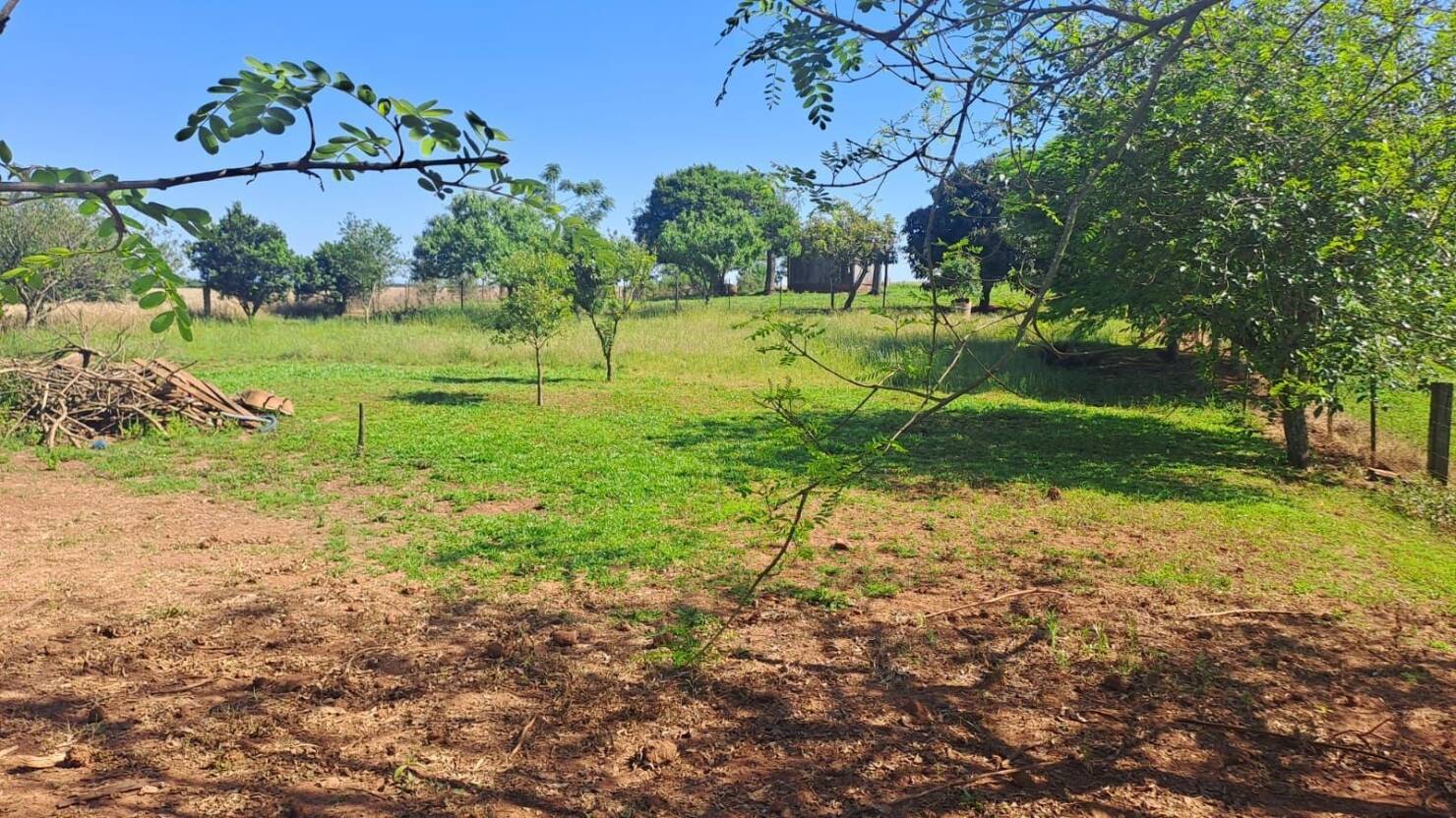 Chácara à venda com 2 quartos, 100m² - Foto 2