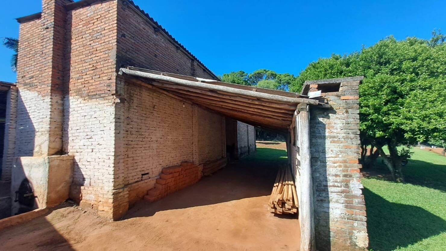 Chácara à venda com 2 quartos, 100m² - Foto 11