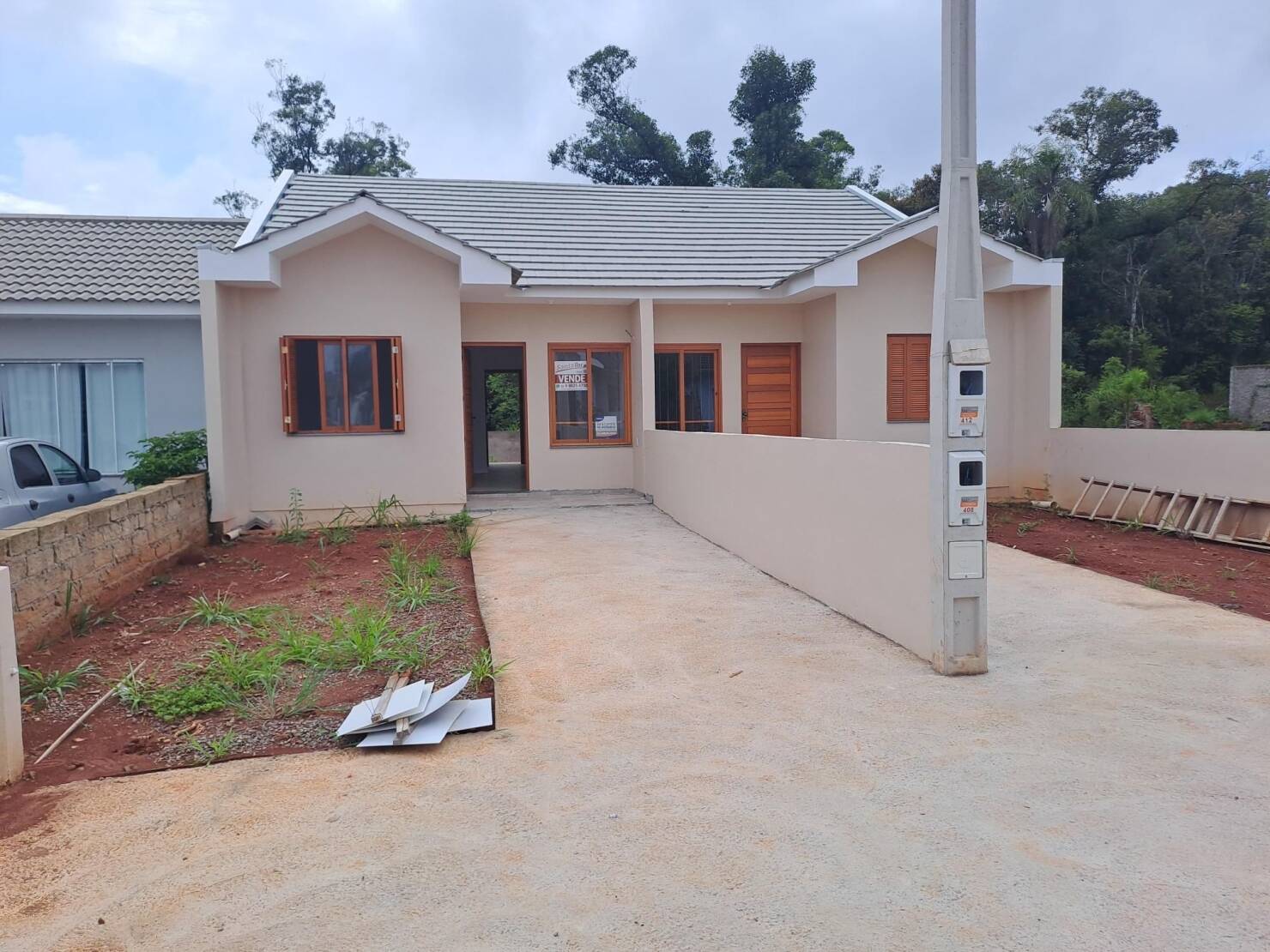 Casa à venda com 2 quartos, 56m² - Foto 1
