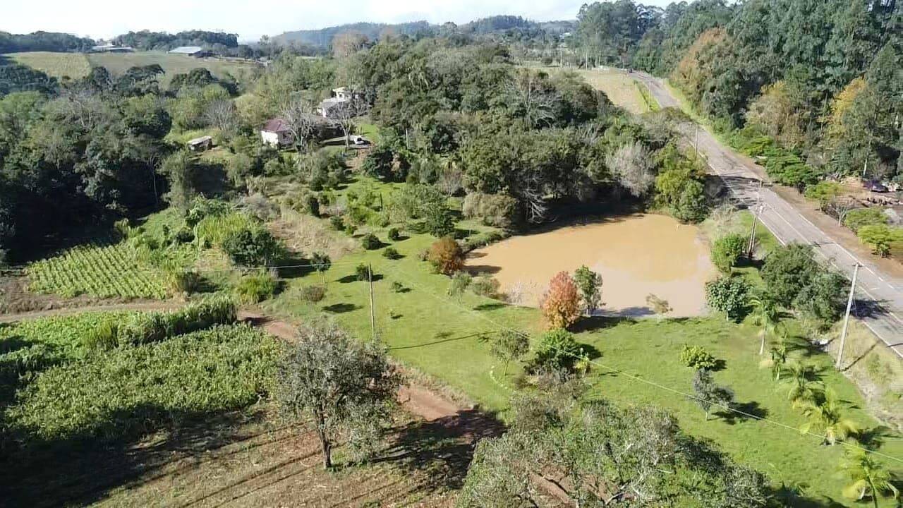 Chácara à venda com 3 quartos, 170m² - Foto 9