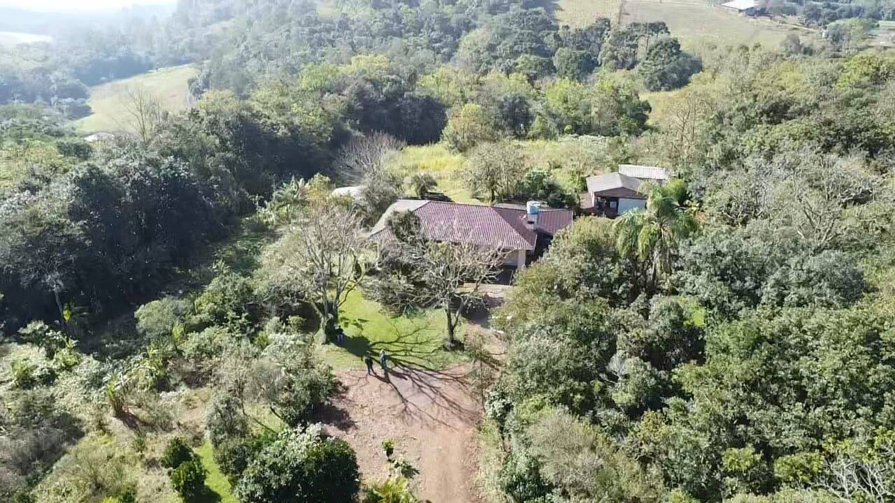 Chácara à venda com 3 quartos, 170m² - Foto 10