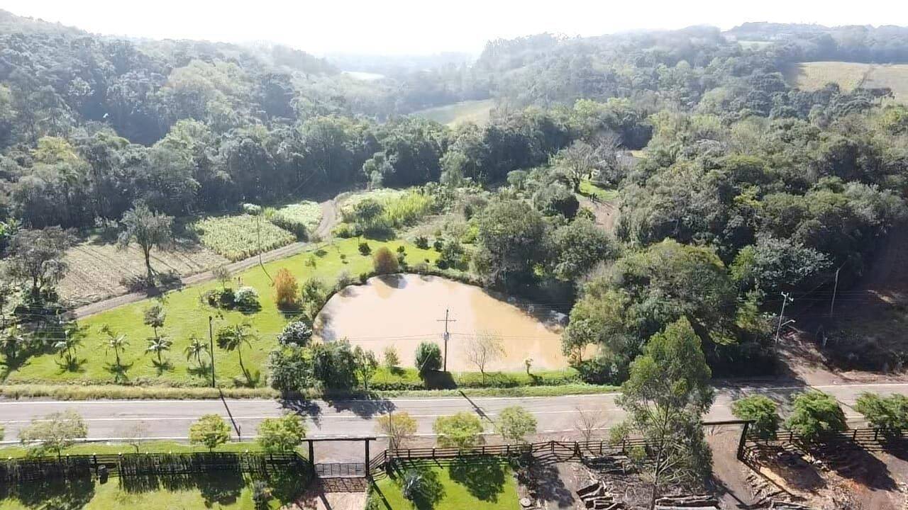 Chácara à venda com 3 quartos, 170m² - Foto 11