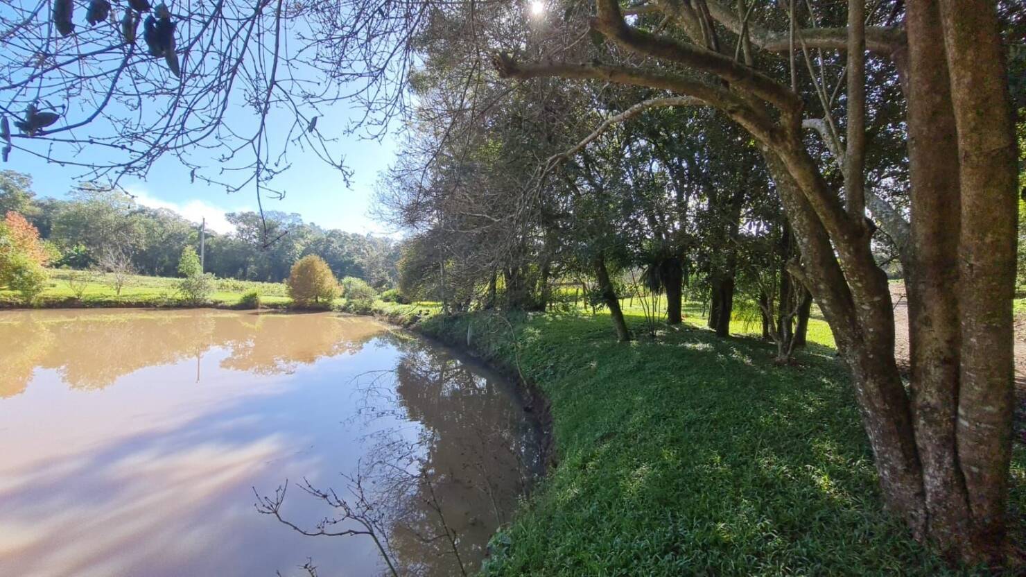 Chácara à venda com 3 quartos, 170m² - Foto 3
