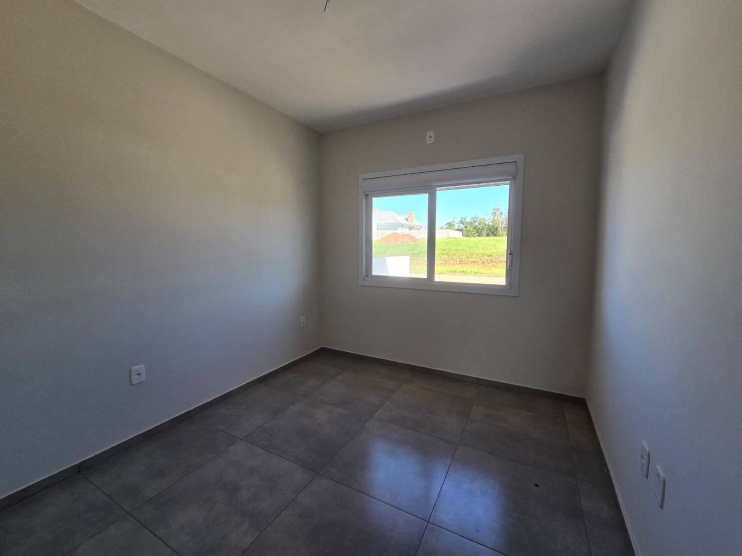 Casa à venda com 2 quartos, 49m² - Foto 1